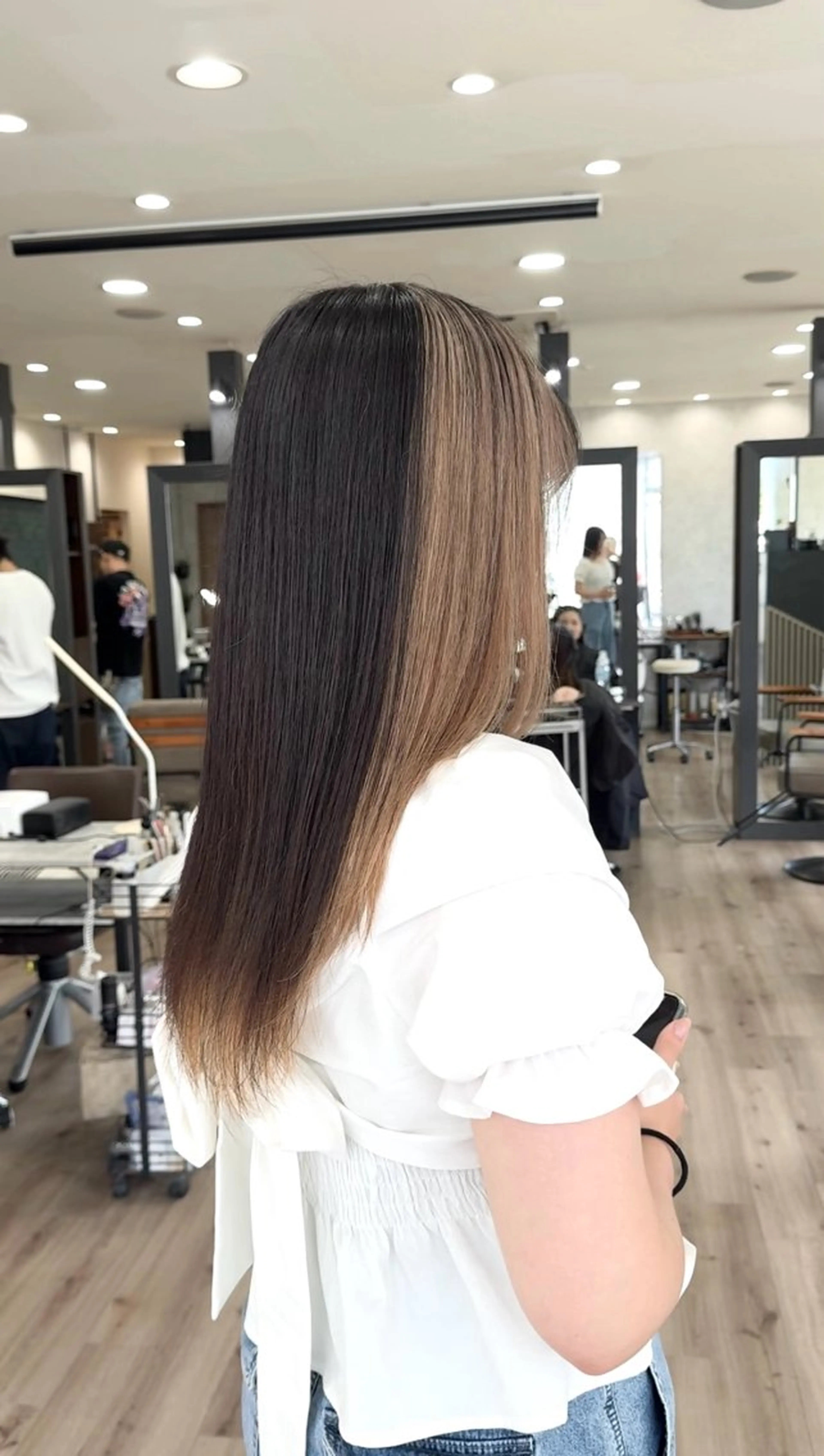 カラー ヘアカラー 小川 愛遥のヘアスタイル