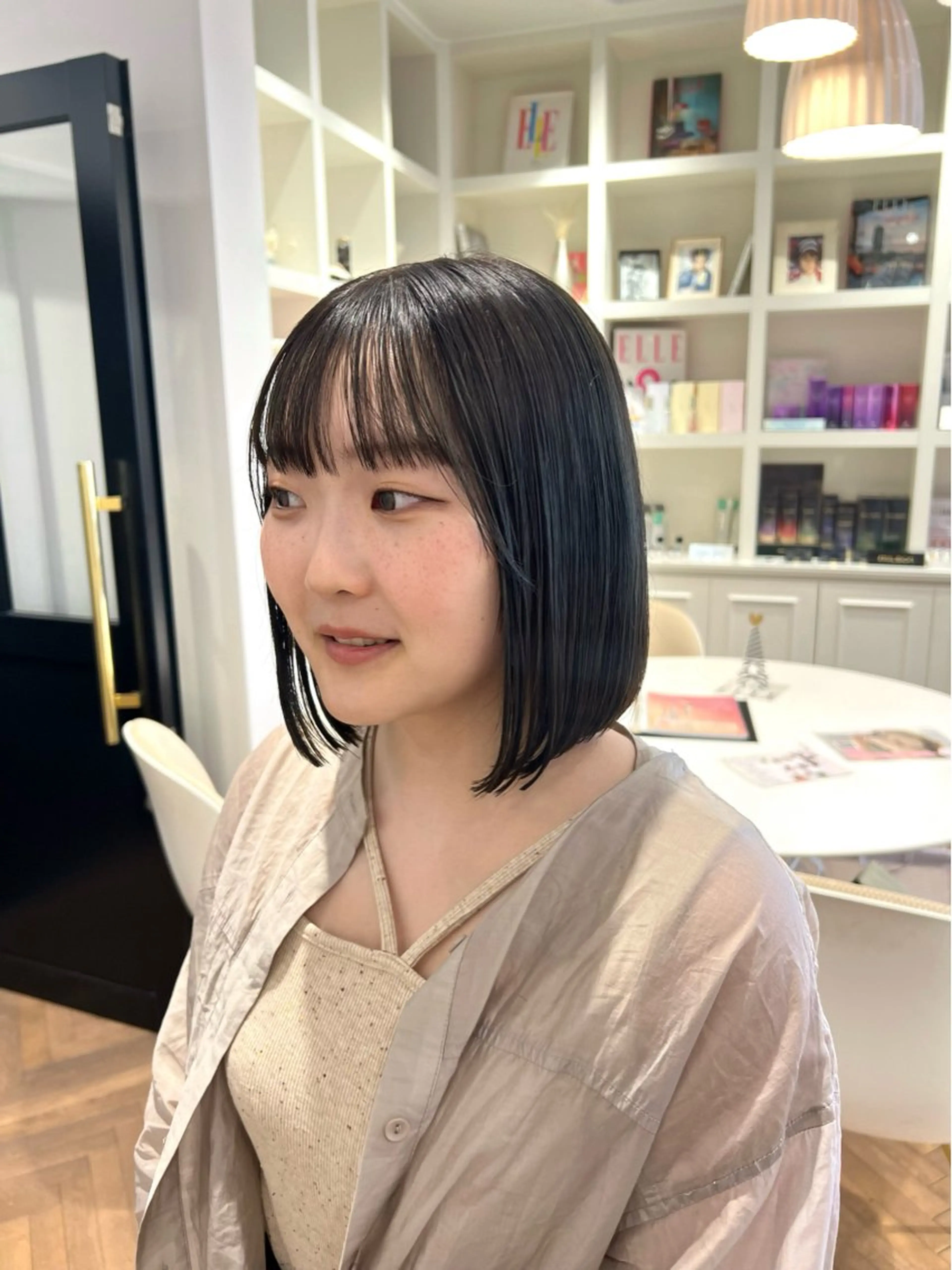 ショート カラー グレージュ オリーブグレージュ オリーブグレー カット ヘアカラー 似合わせ/レイヤー 💟SAEのヘアスタイル