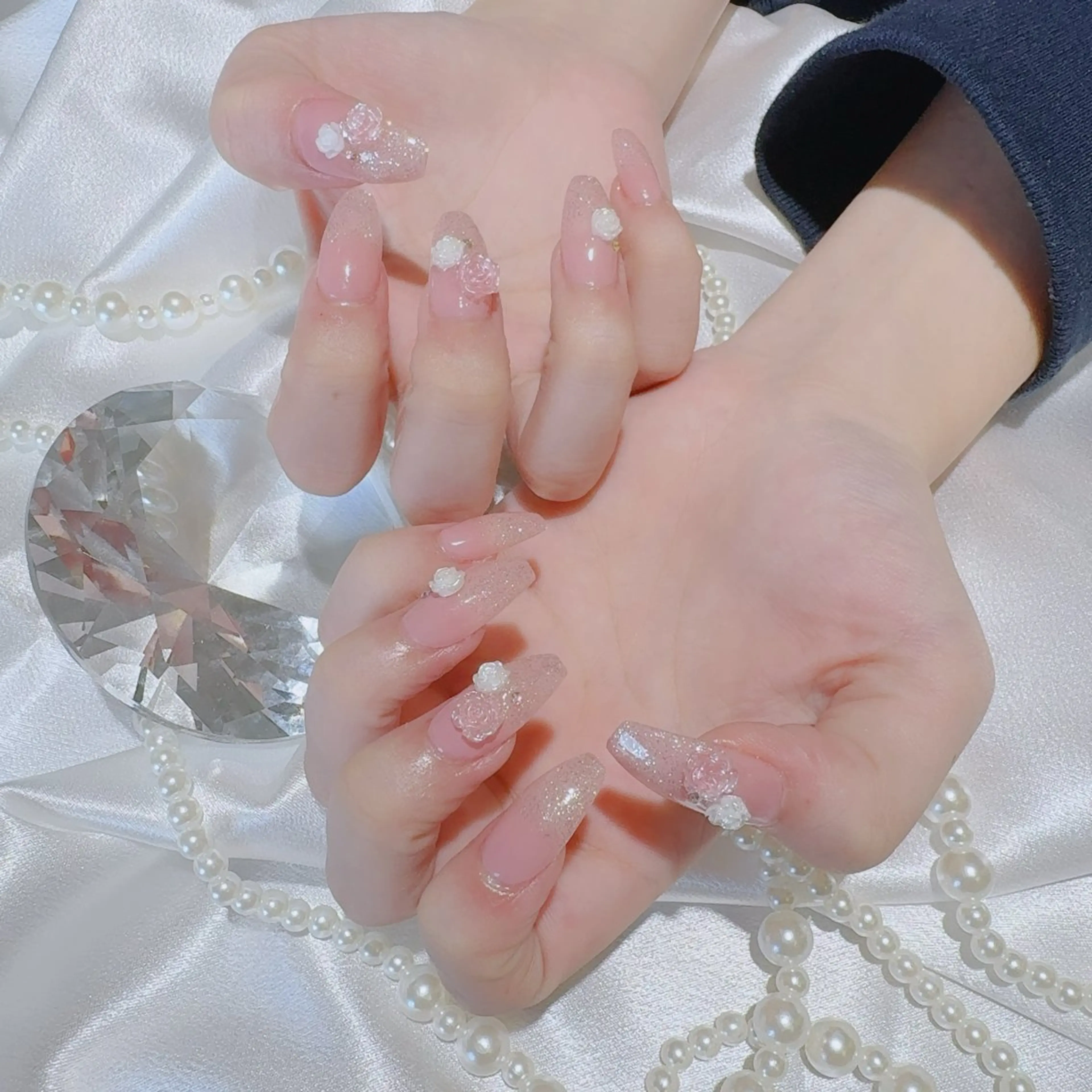 ネイル フラッシュネイル フラワーネイル ガーリー ラメ(グリッター) ピンク ハンドネイル ブリオン大濠本店💟 𝕄𝕚𝕂𝔸のネイルデザイン