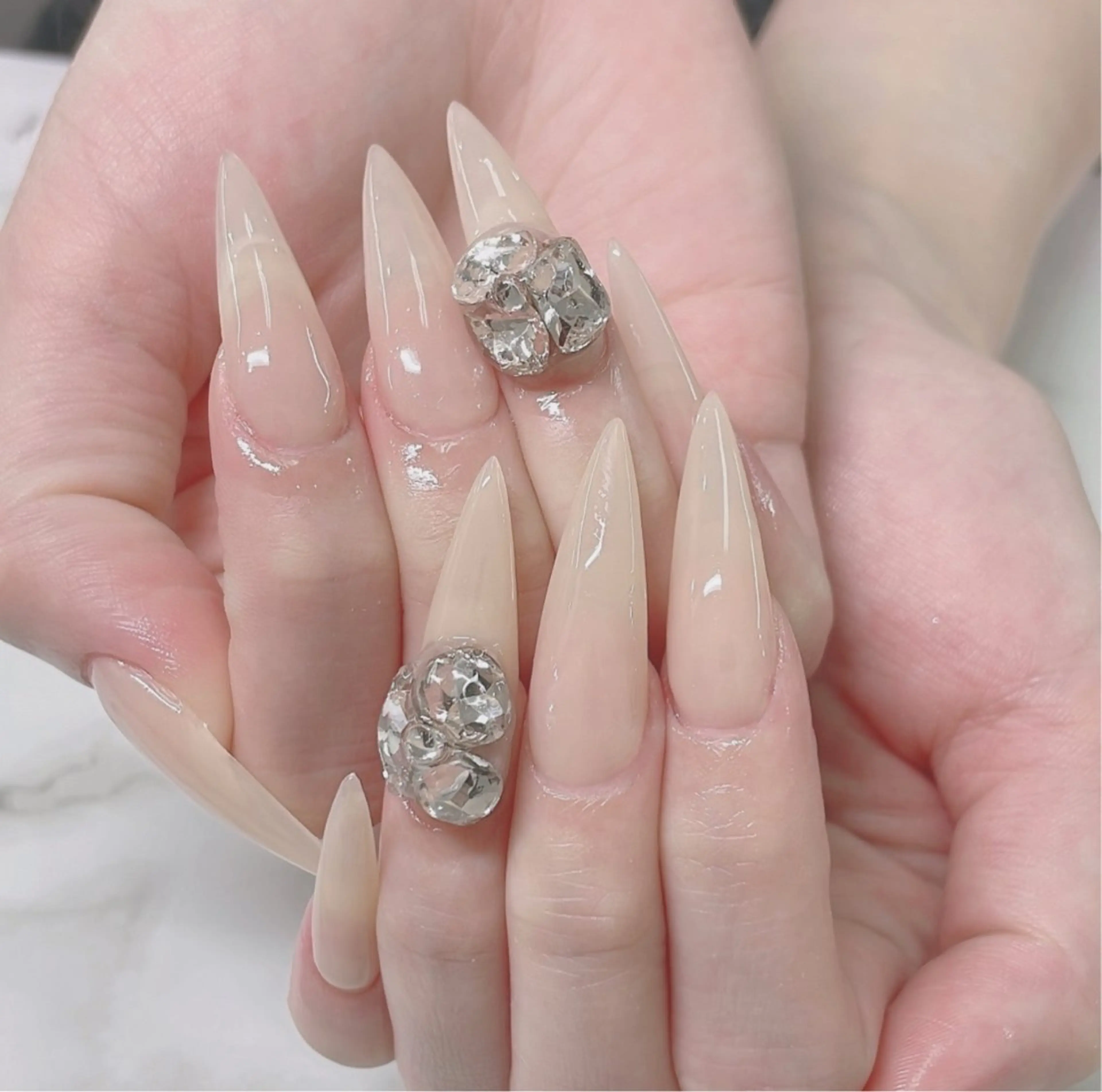 [チップ長さ出し10本]4本アートやり+パーツつけ放題の写真