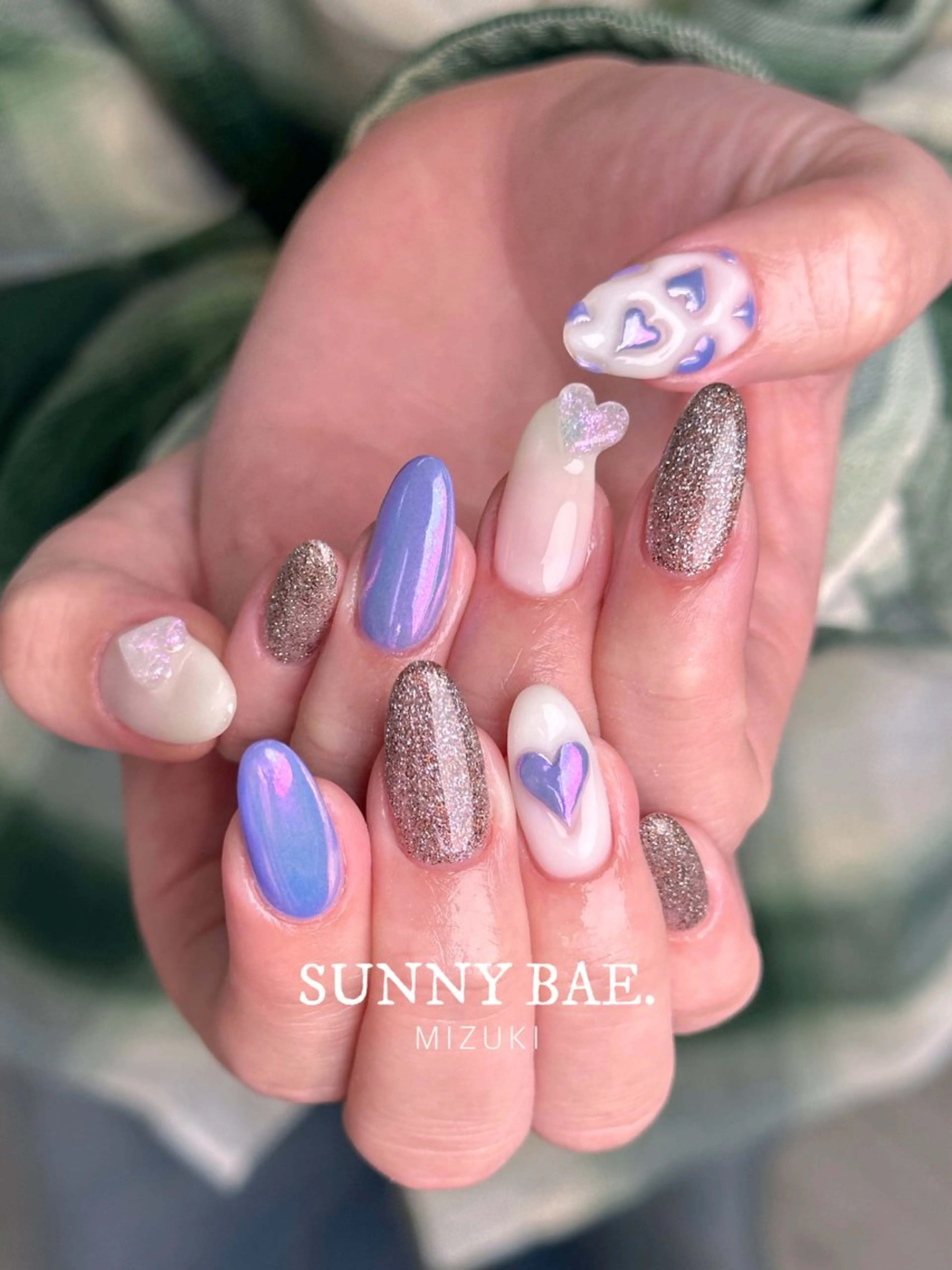 ネイル オーロラネイル ハート ラメ(グリッター) ぷっくりネイル パープル ハンドネイル SUNNY BAE. 🌼MIZUKIのネイルデザイン