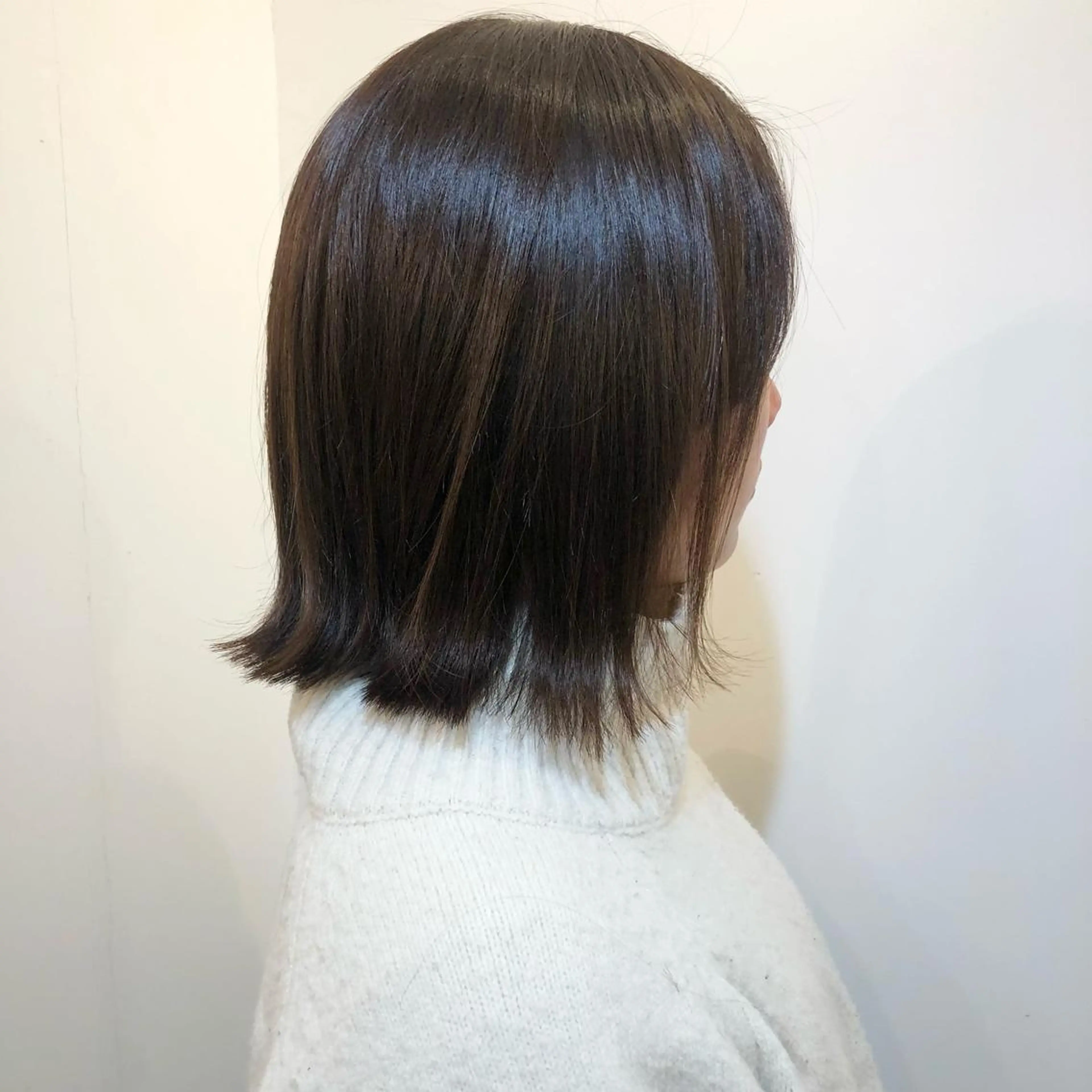 ミディアム 丸岡 美穂のヘアスタイル