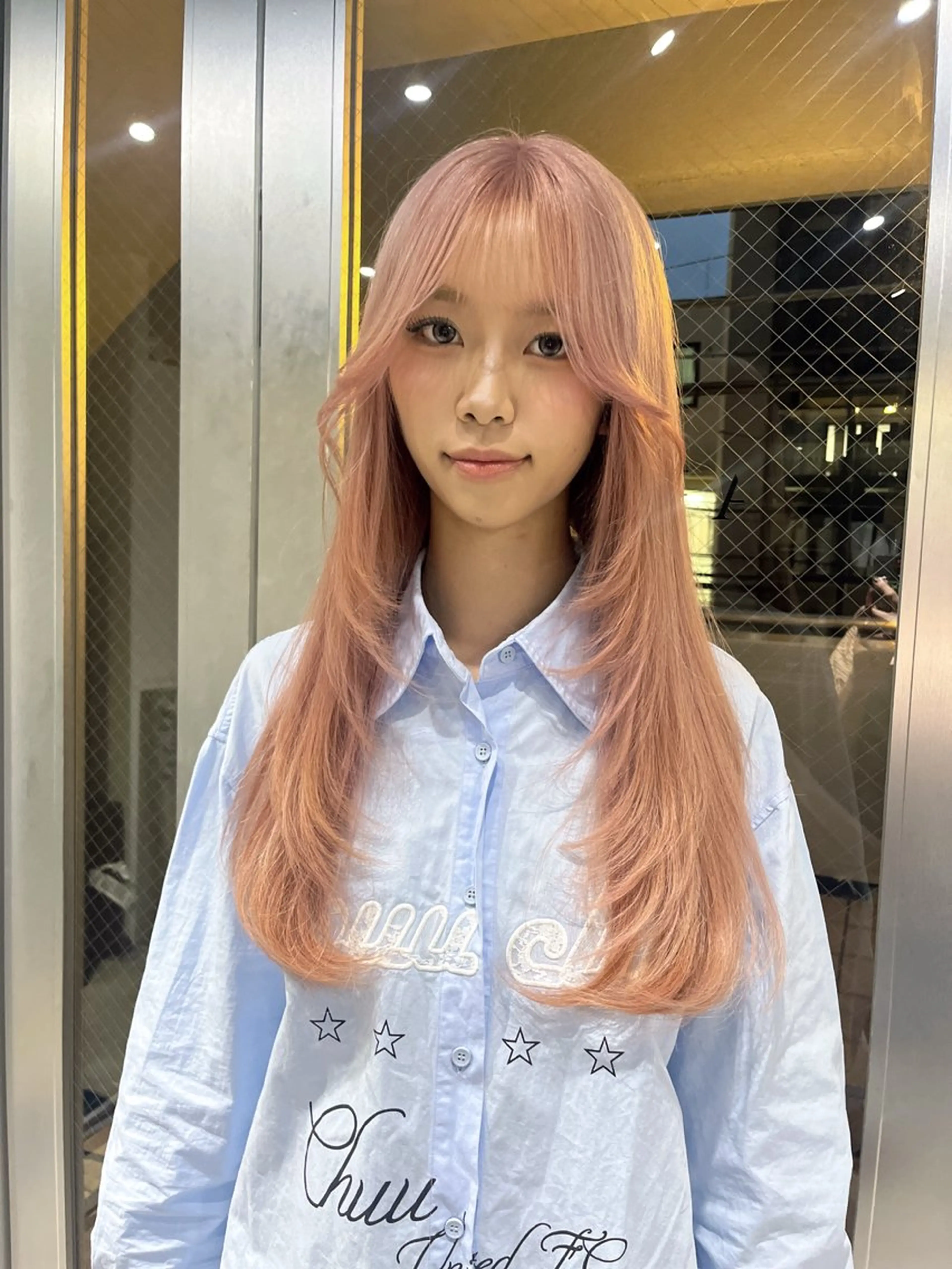 ロング カラー ピンクカラー ホワイトピンク レイヤーカット カット ヘアカラー トリートメント ミルクティーベージュ 🌿店長　清水ひとみのヘアスタイル