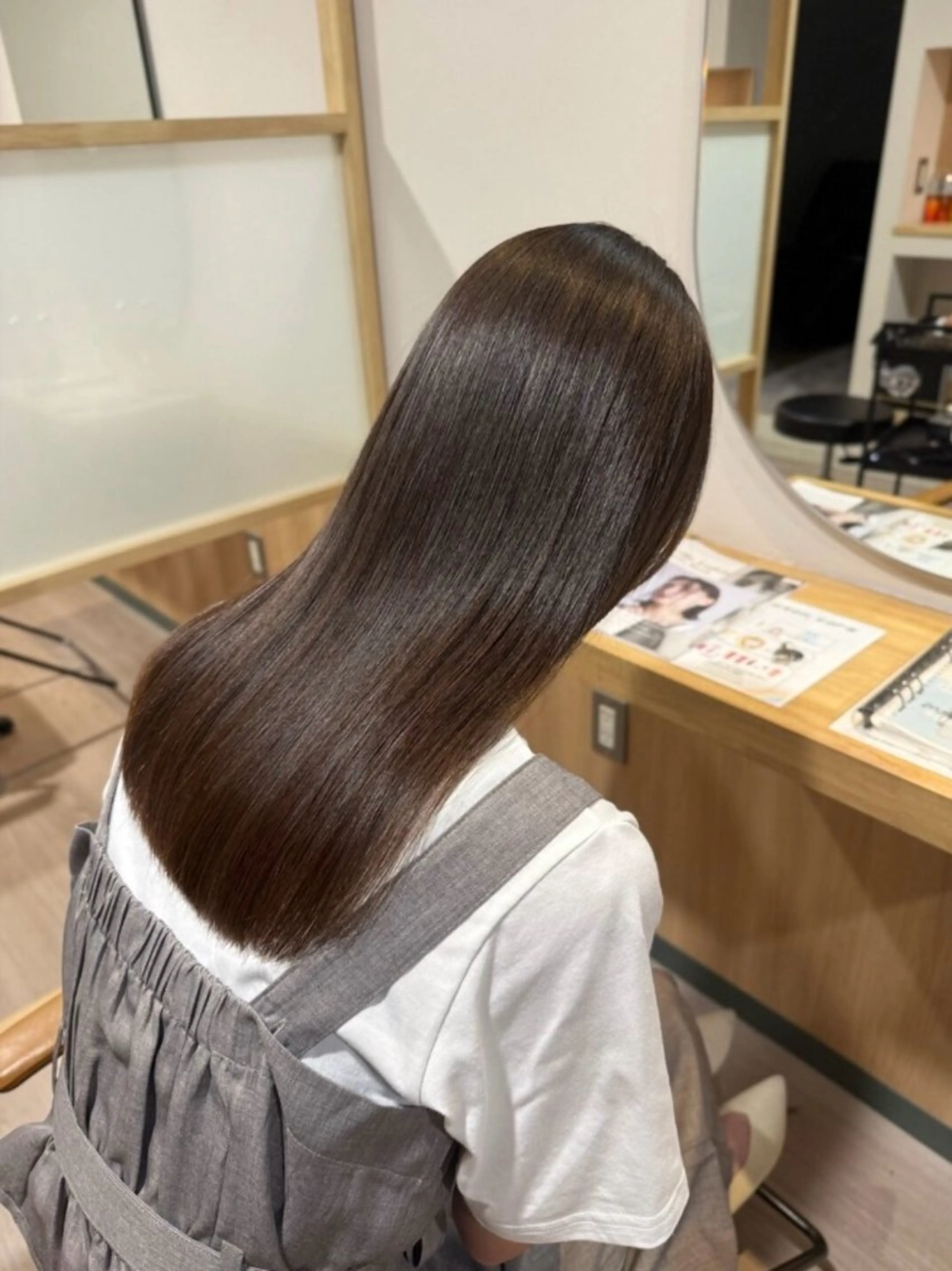 セミロング カラー 井崎 史帆のヘアスタイル
