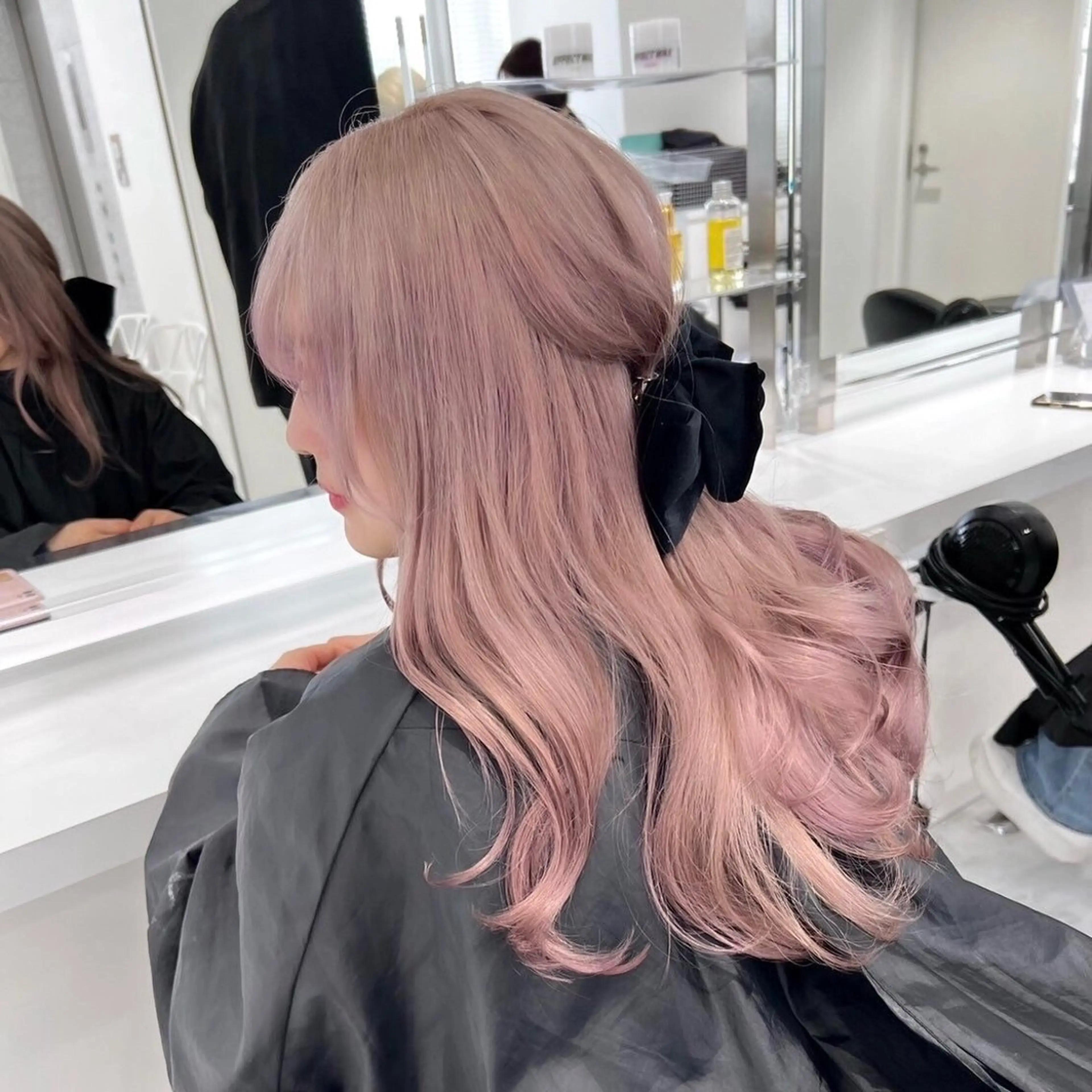 ロング カラー ヘアアレンジ ヘアカラー トリートメント ヘッドスパ ヘアセット ハイトーン艶カラー 🤍ゆうひのヘアスタイル