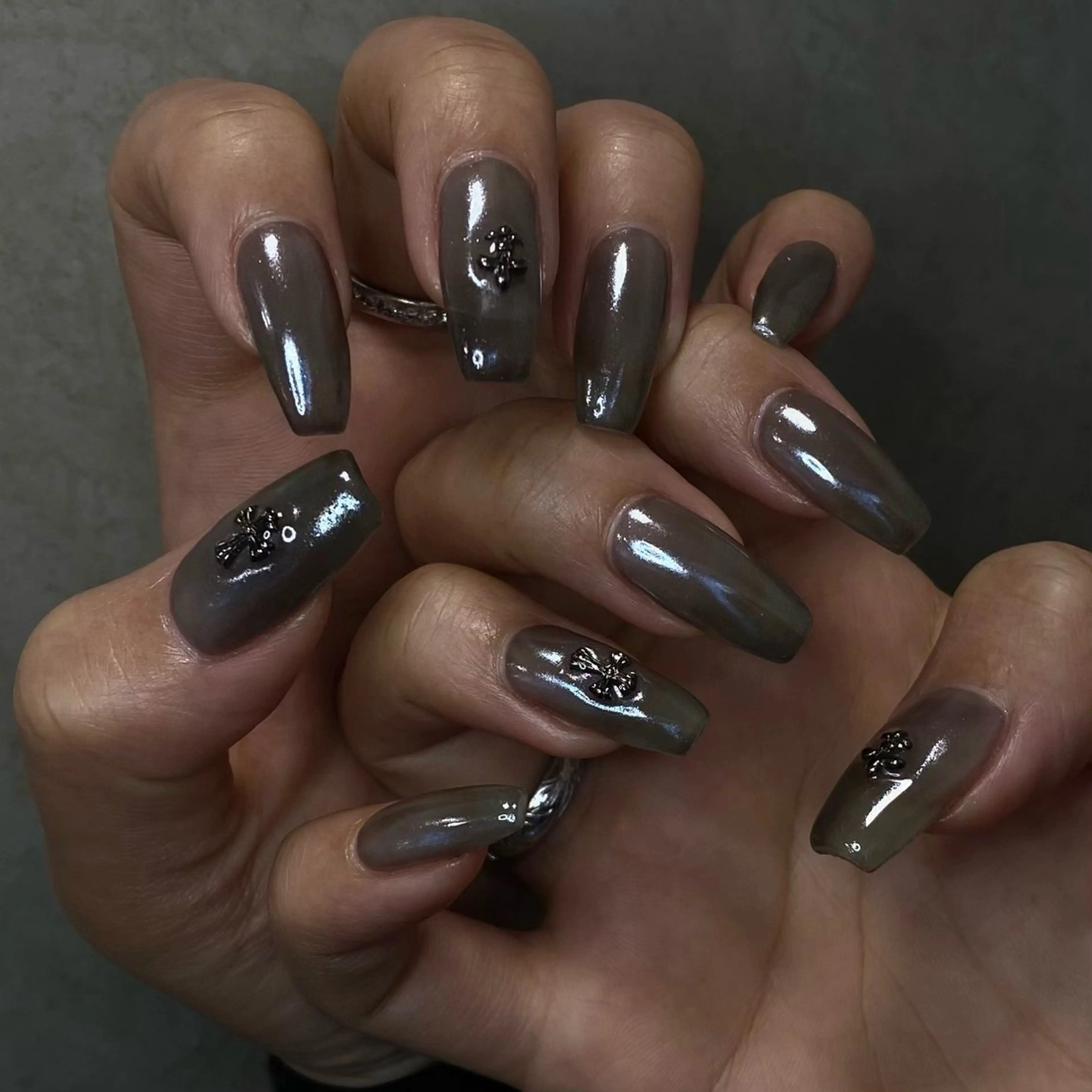 ネイル ミラーネイル ホワイト ハンドネイル Angie Nail Eyelash所属・YUNE Angieのネイルデザイン