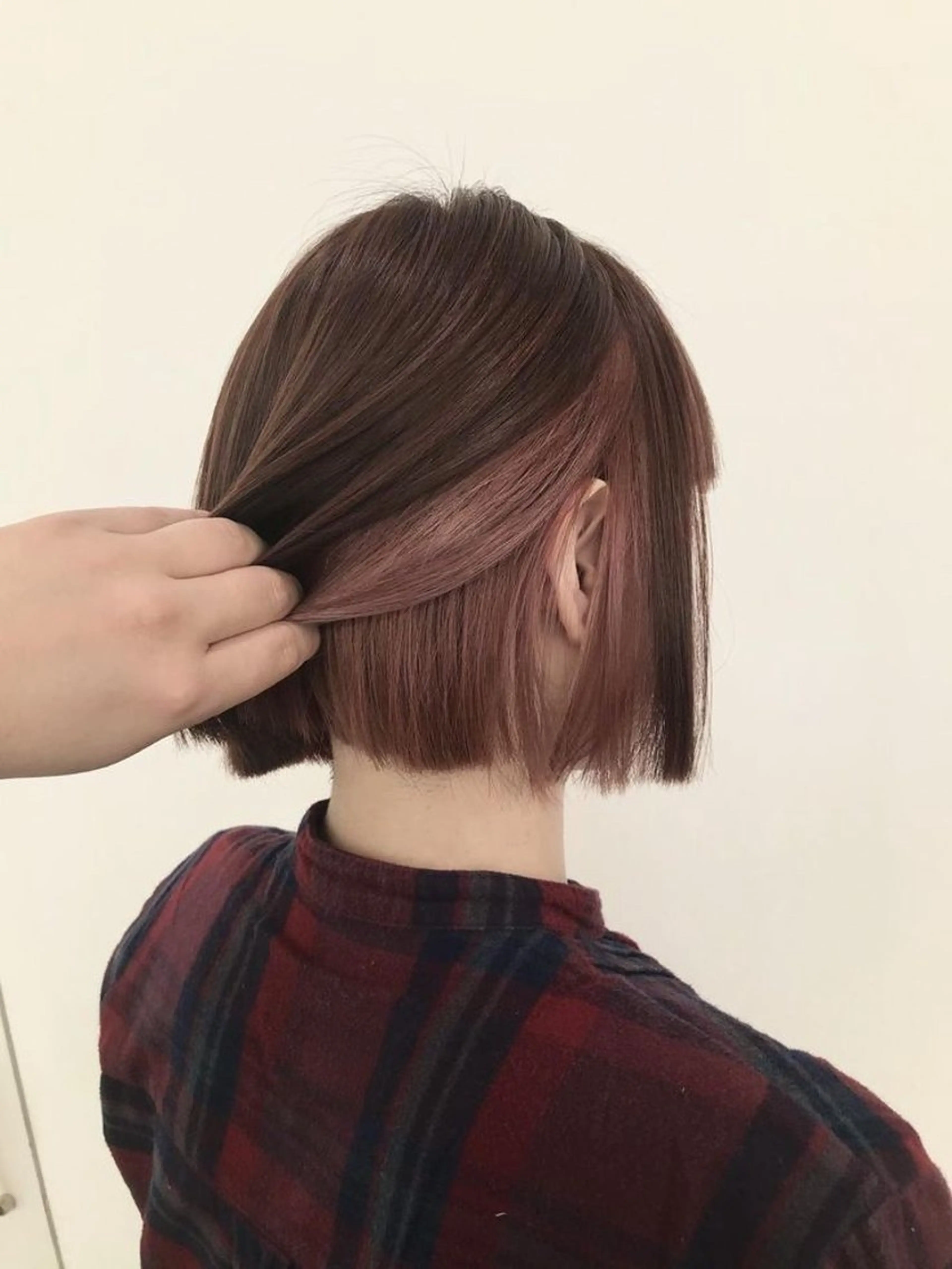 カラー ベージュカラー インナーカラー ピンクカラー ピンクベージュ 臺 佳連のヘアスタイル