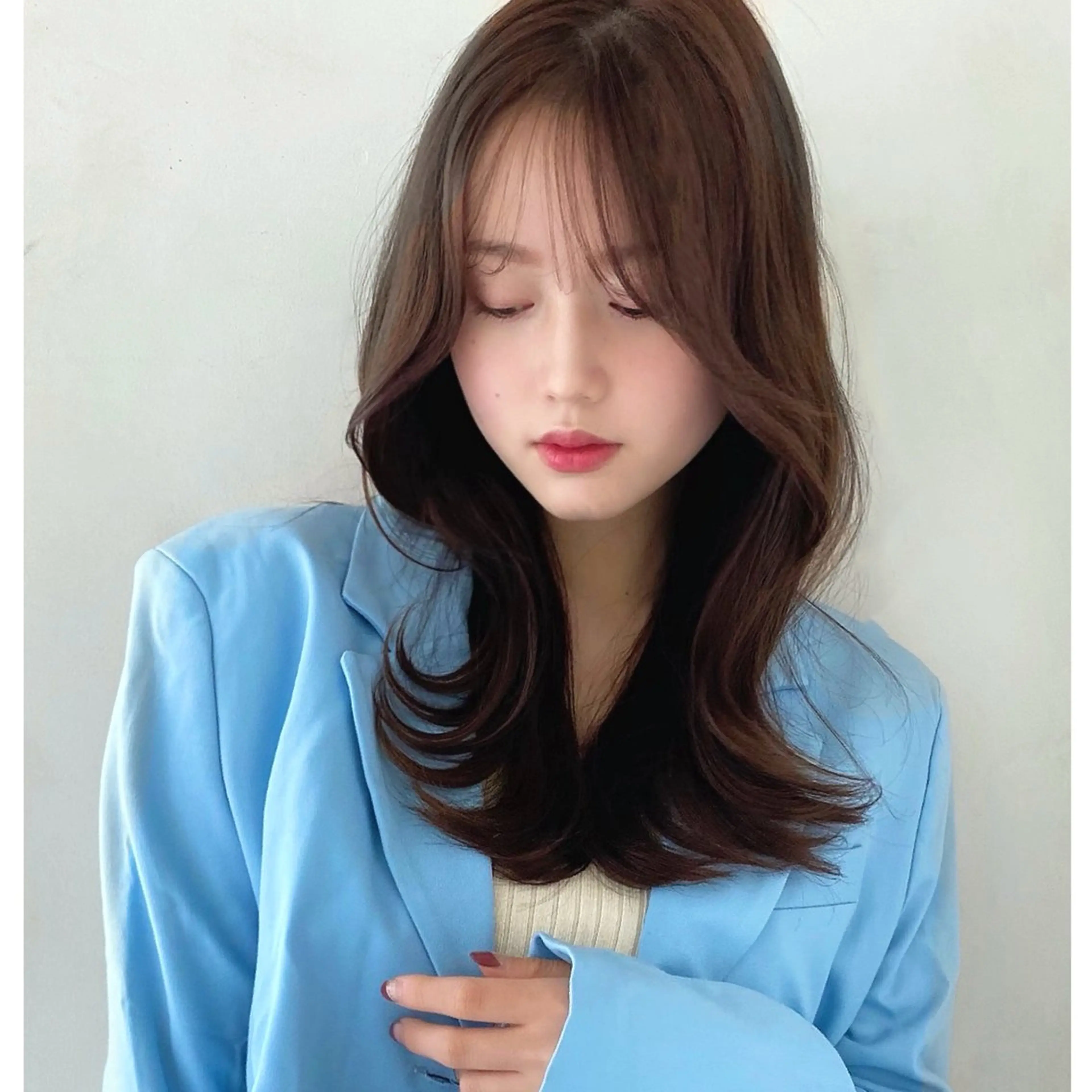 セミロング AINANLY 明治神宮前店所属・似合わせレイヤー モテカラー🧸三科のヘアスタイル