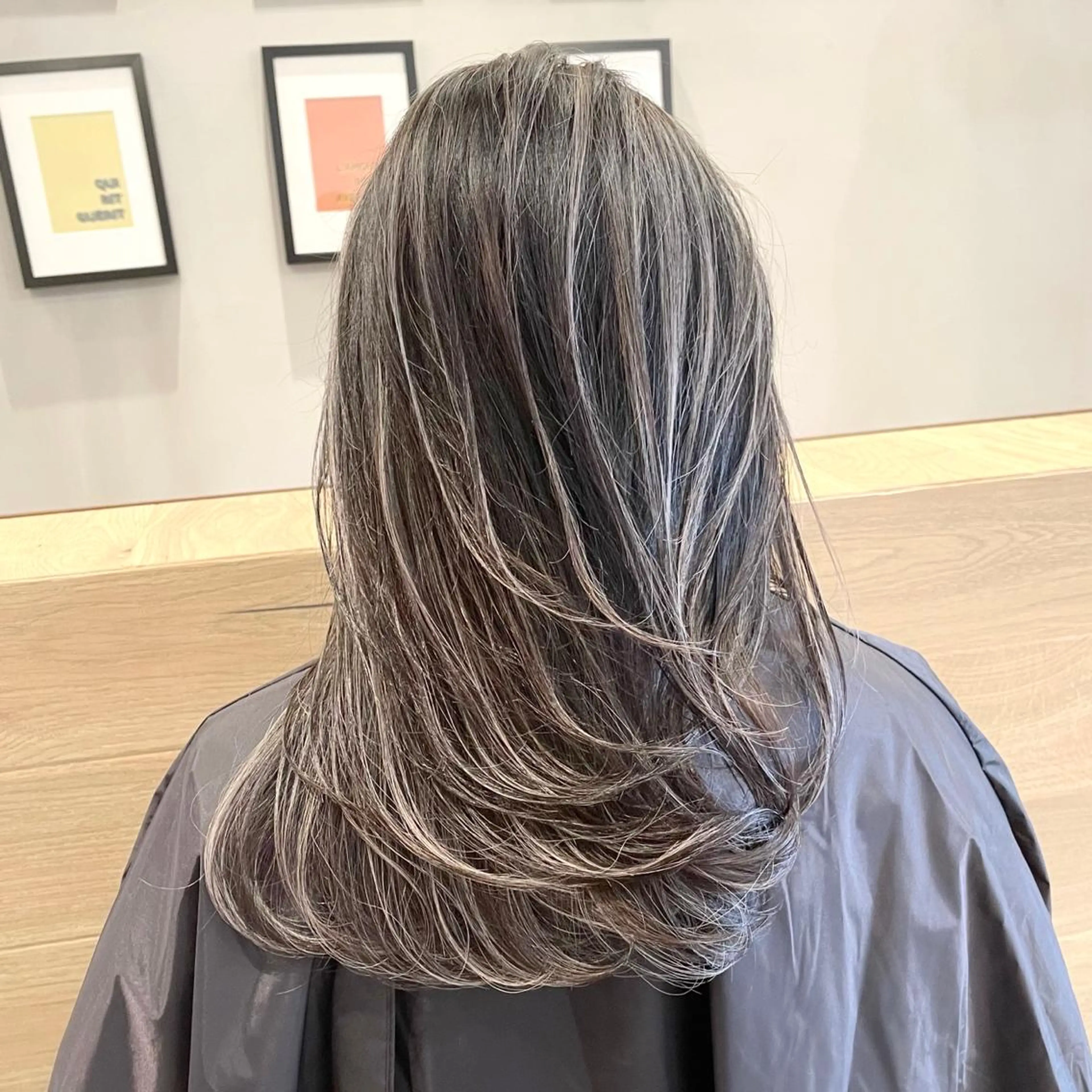 ミディアム カラー ヘアアレンジ バレイヤージュ デザインカラー ハイライトカラー 外国人風カラー ハイライト カット ヘアカラー トリートメント アンドウ ユウ/ レイヤーカット/韓国のヘアスタイル