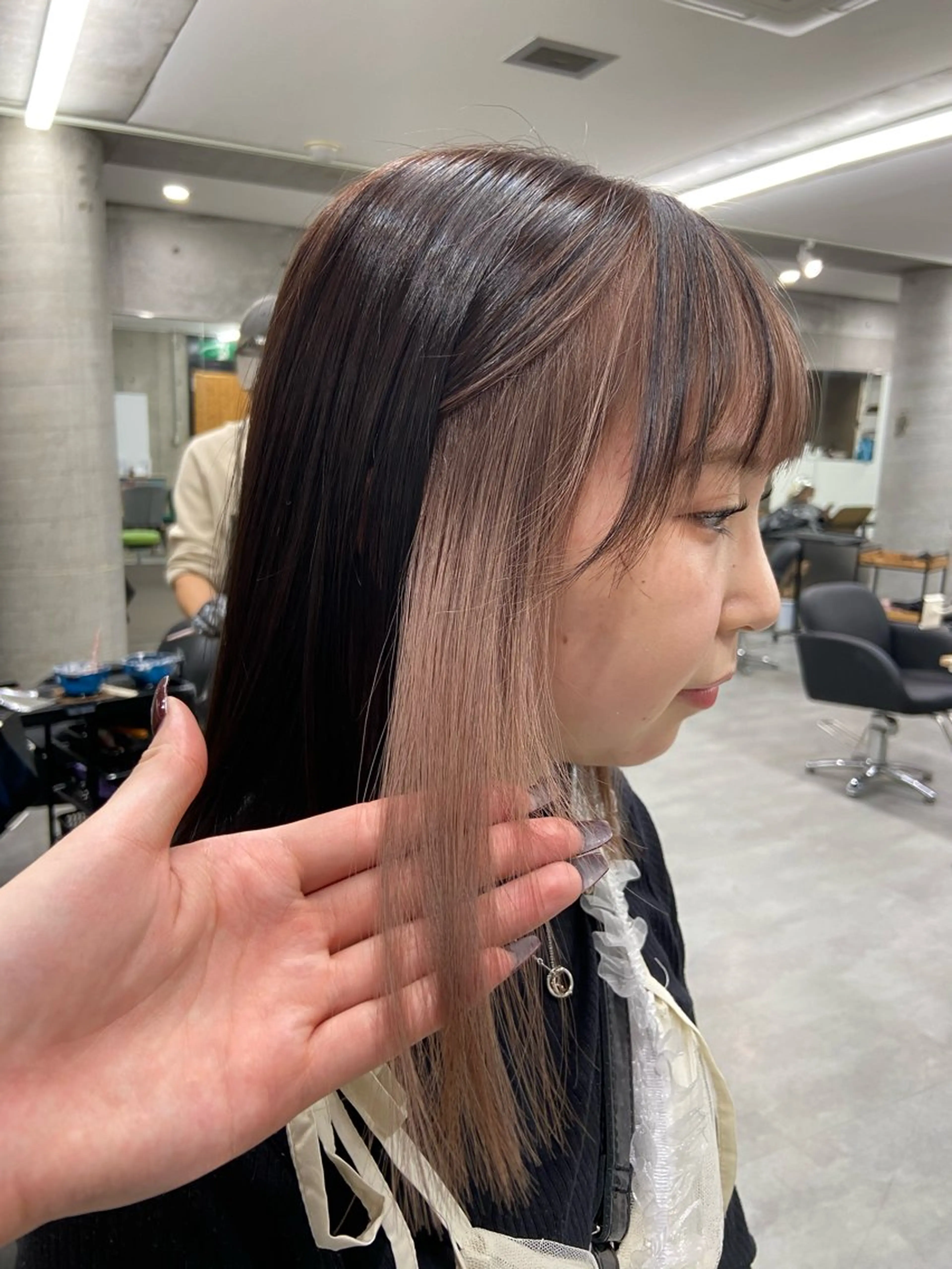 ミディアム カラー インナーカラー カット ヘアカラー トリートメント Kotoko🖤/海 外/バレイヤージュのヘアスタイル