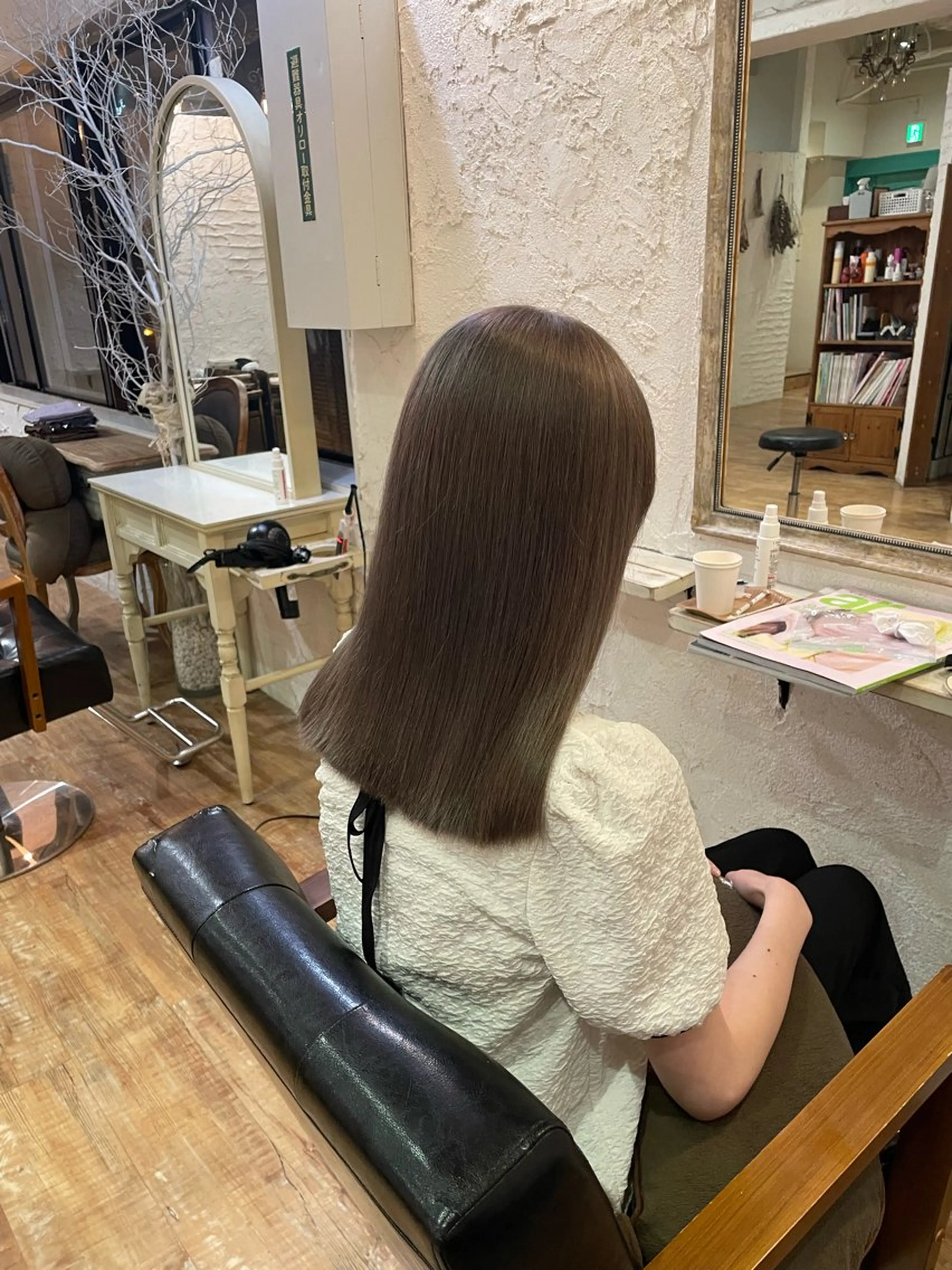 セミロング 浅沼 ほのかのヘアスタイル