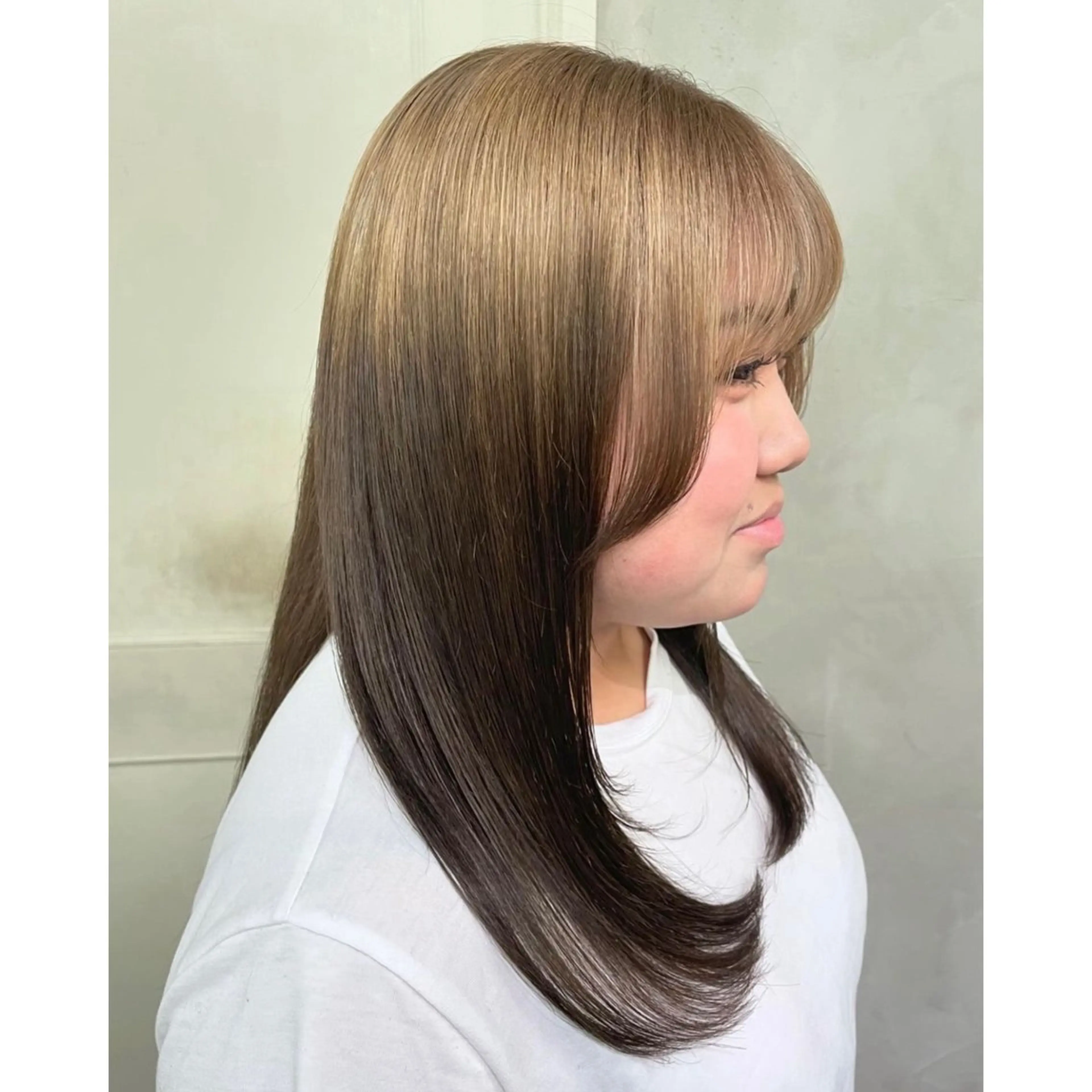 セミロング カラー RorriM所属・RorriM natsuのヘアスタイル