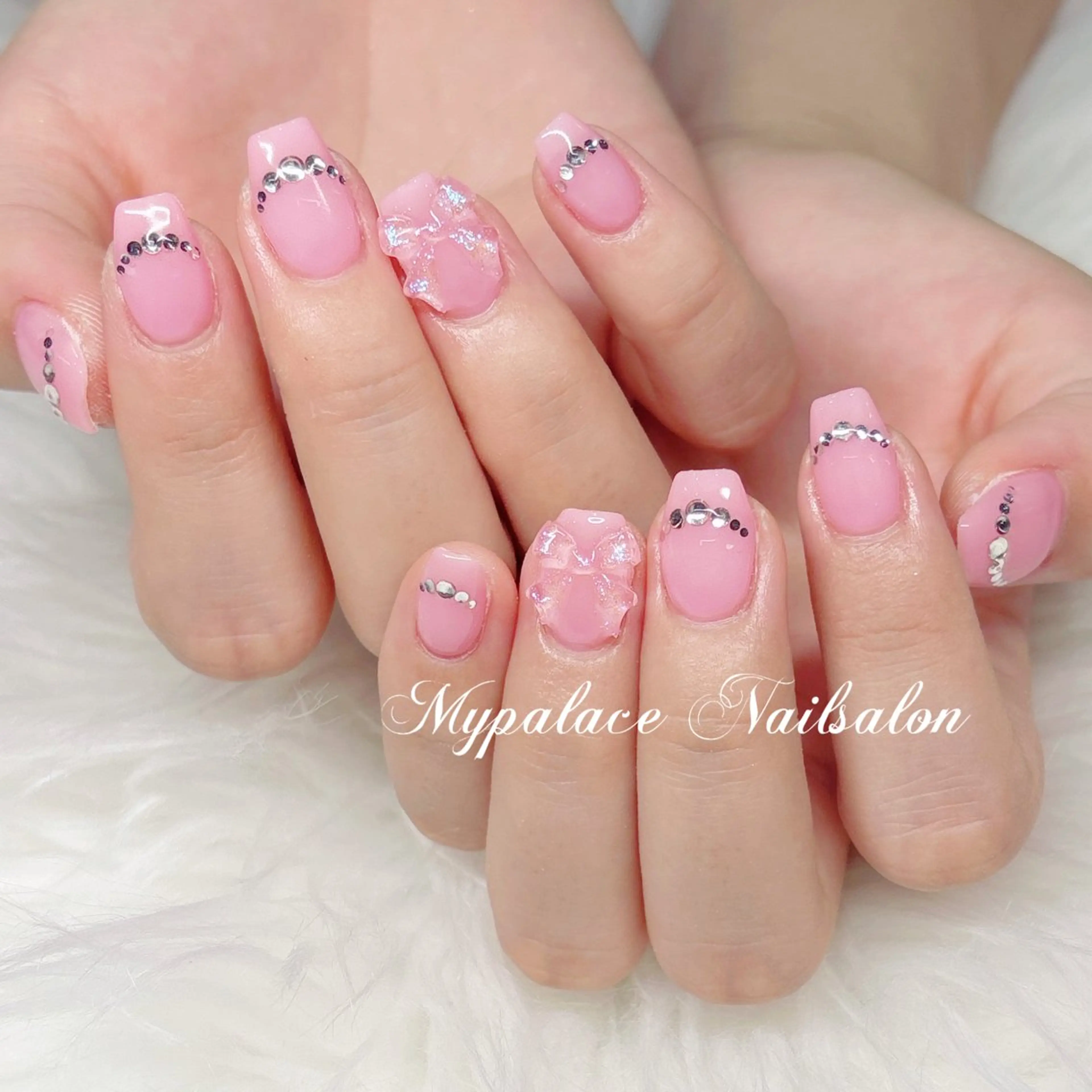 ネイル アートネイル オーロラネイル フレンチネイル キラキラネイル ピンク ハンドネイル Yuis Nailスカルプ専門のネイルデザイン