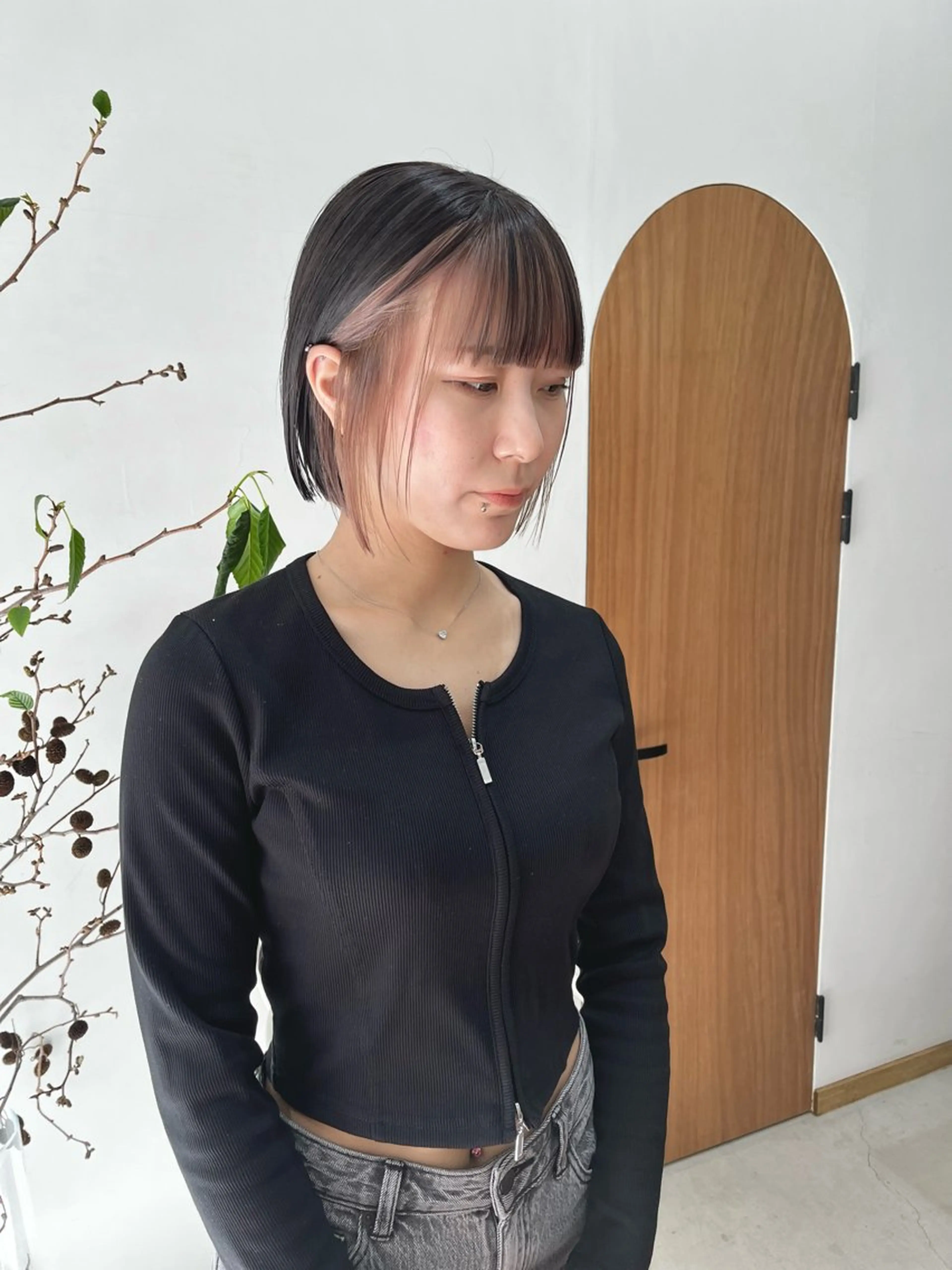 ショート カラー ヘアアレンジ ブリーチ インナーカラー ボブ esu 心斎橋店所属・ena/ブリーチなし 心斎橋・ベージュ🎀のヘアスタイル