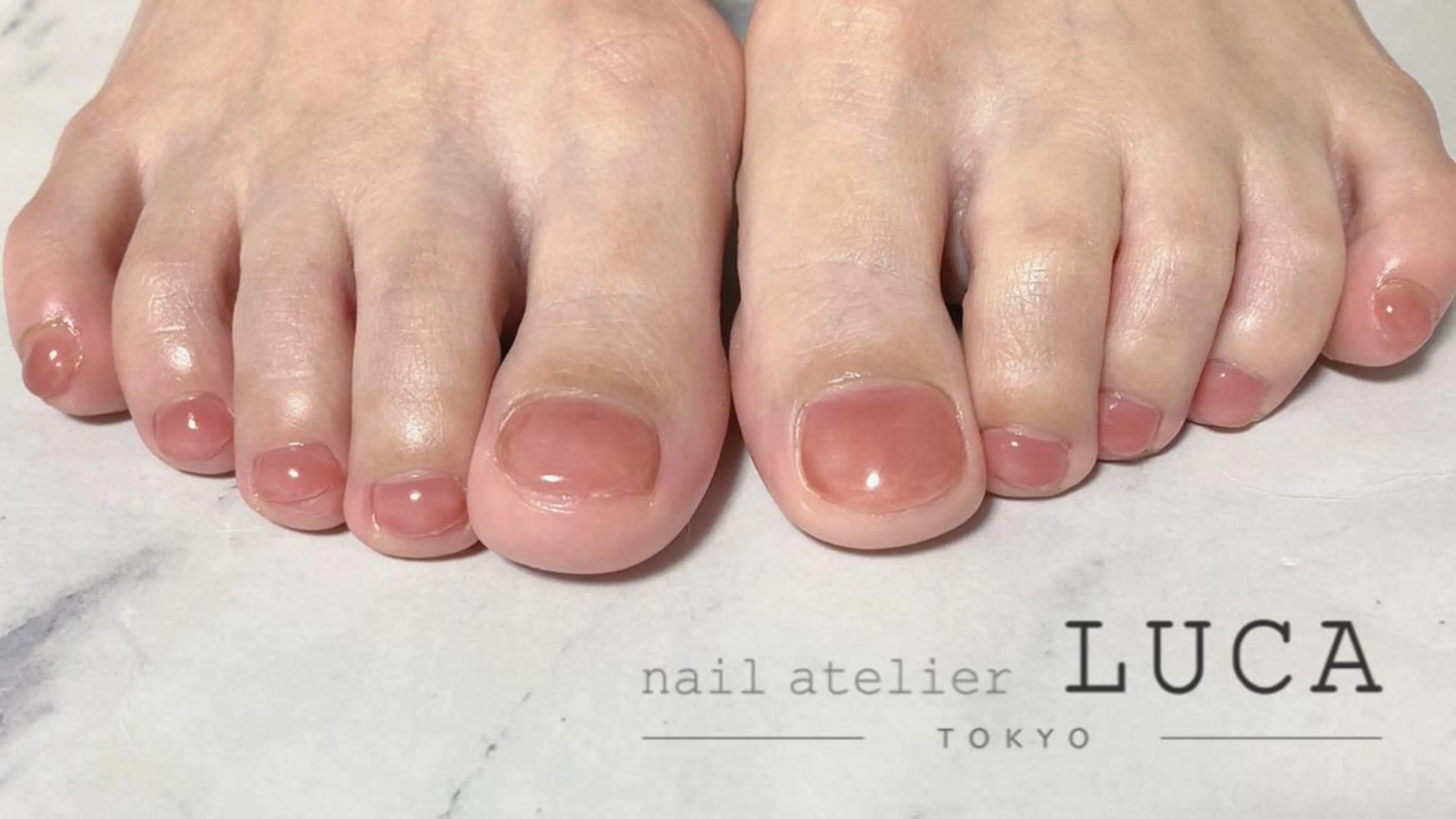 ネイル フットネイル ジェルネイル ワンカラーネイル パラジェル ネイルアトリエルカ スタッフのネイルデザイン