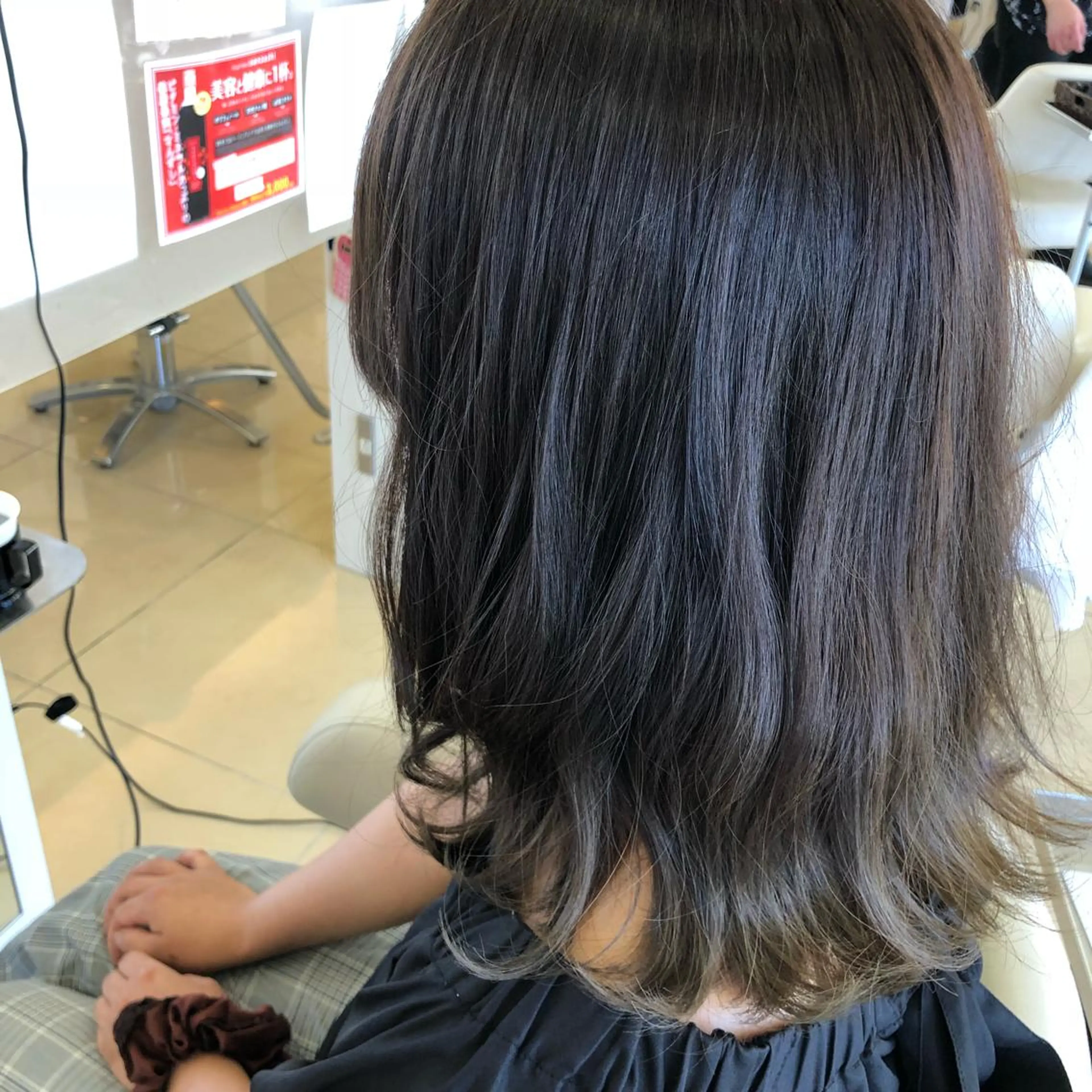 カラー 牧野 佳樹のヘアスタイル