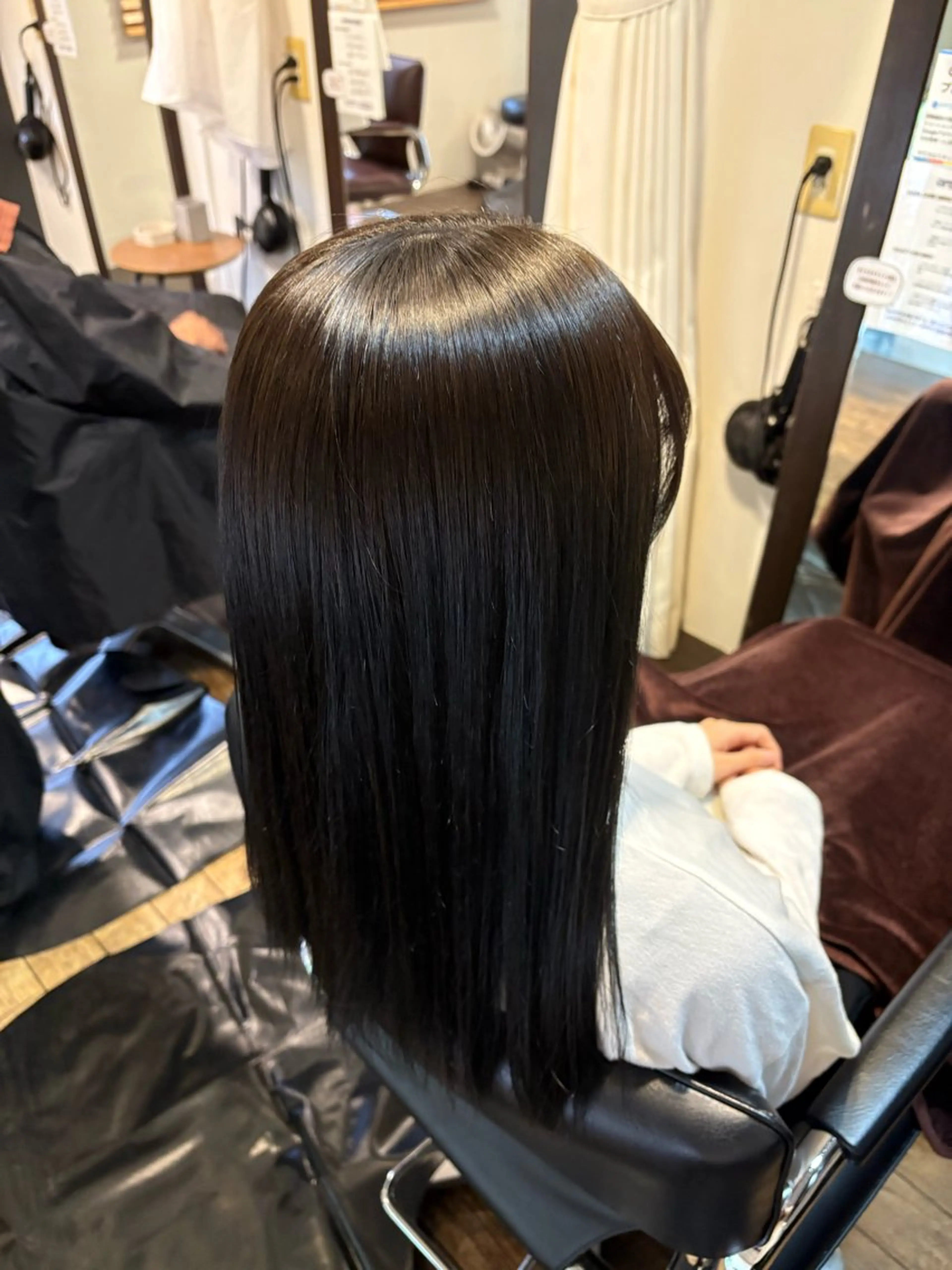 ロング カラー 黒髪 ブルーカラー ブルーブラック 奥山 和奏のヘアスタイル