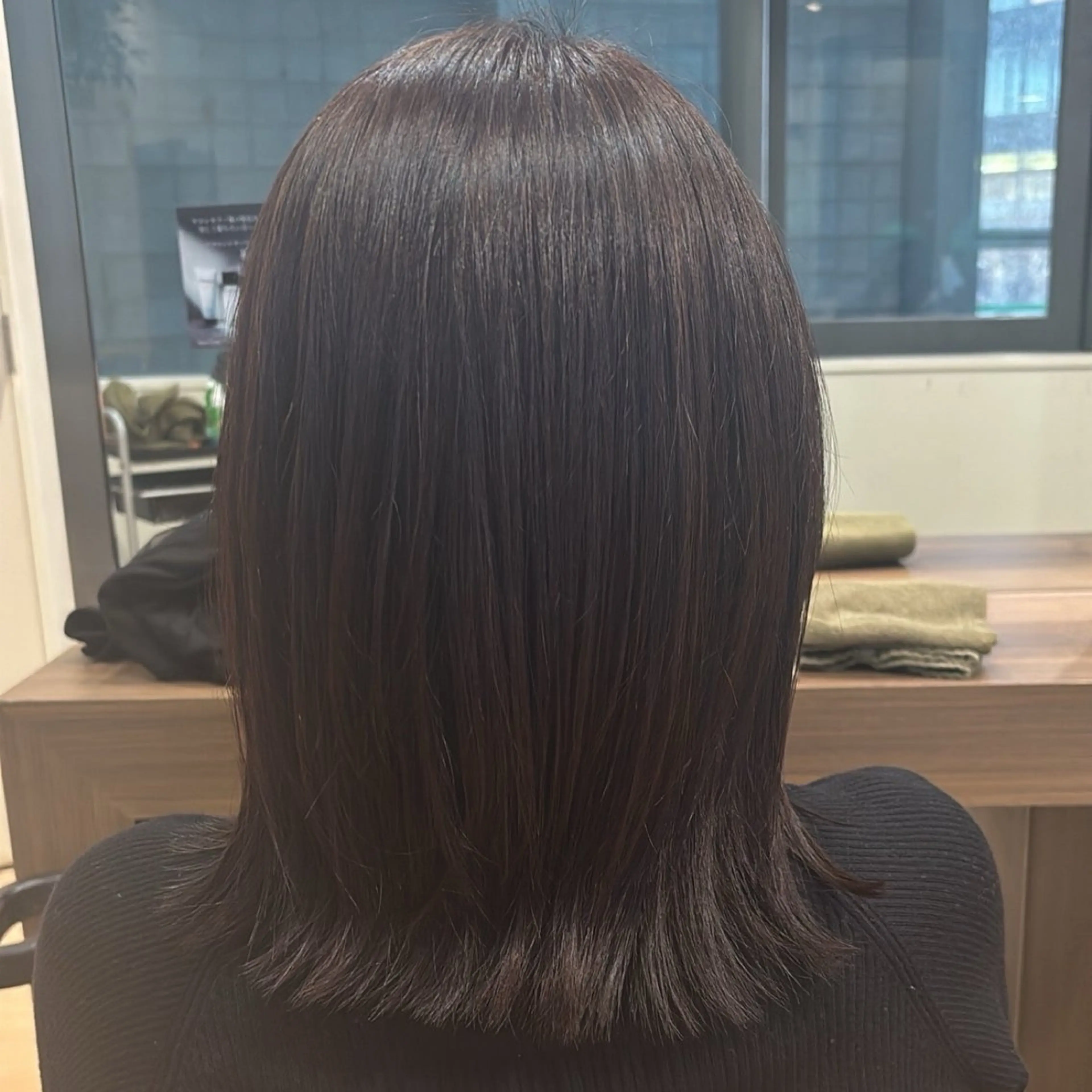 ミディアム くびれヘア くびれレイヤー レイヤーカット ✨ケアブリーチカラー ✨️透明感カラーのヘアスタイル