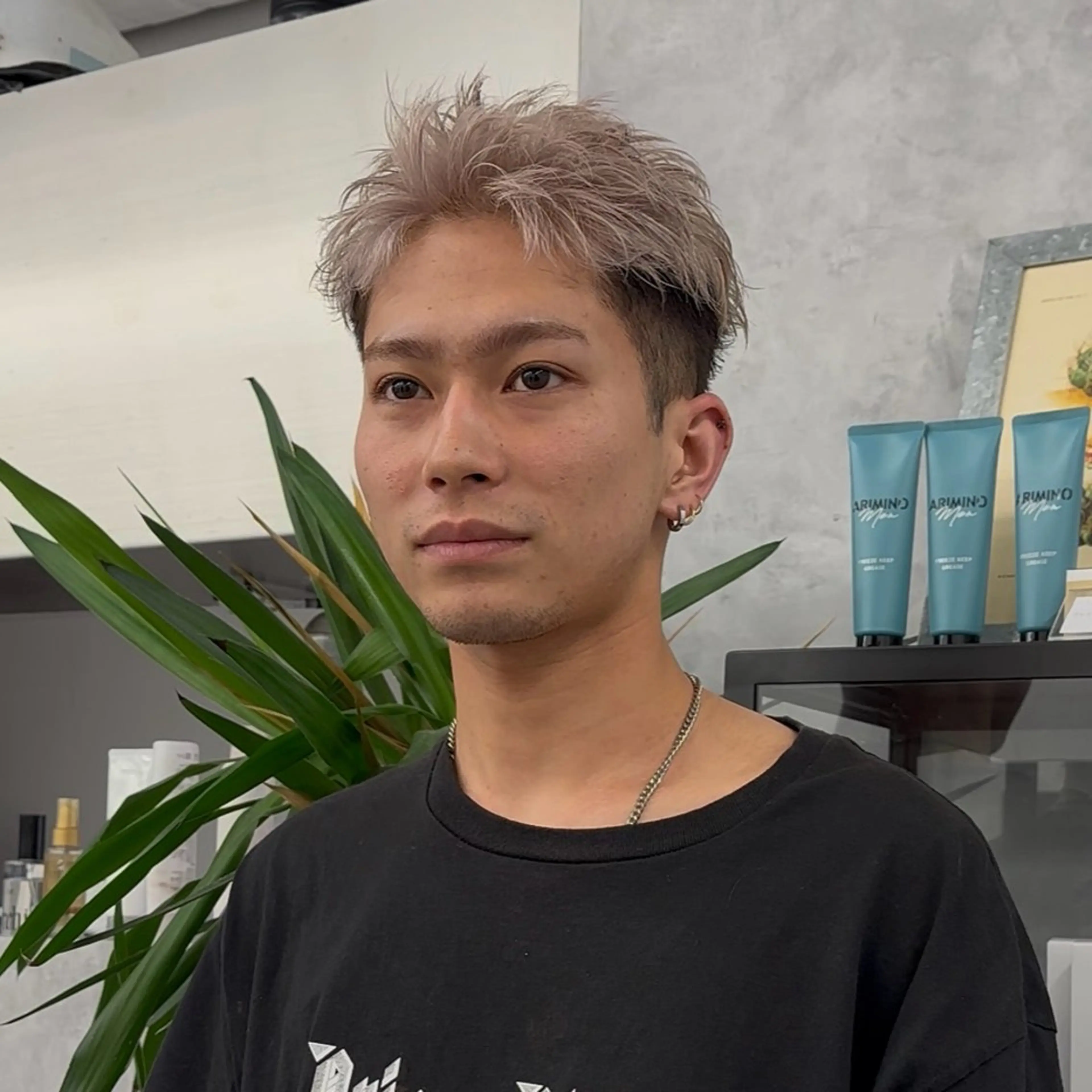 カラー メンズ ヘアカラー メンズミルクティー 特化／ハイトーンのヘアスタイル