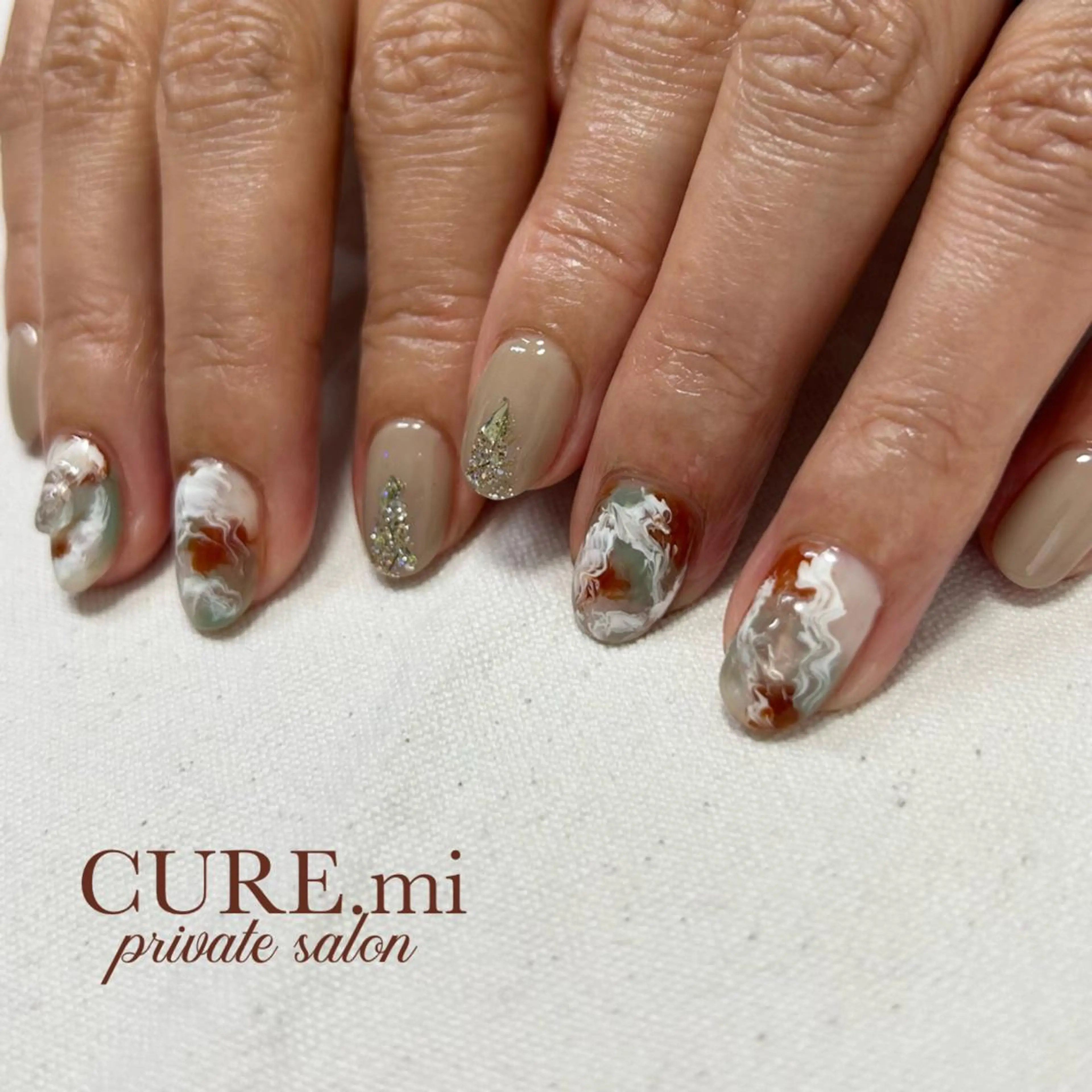ネイル ニュアンスネイル ハンドネイル ハンドケア CURE.mi所属・伊藤 美香のネイルデザイン