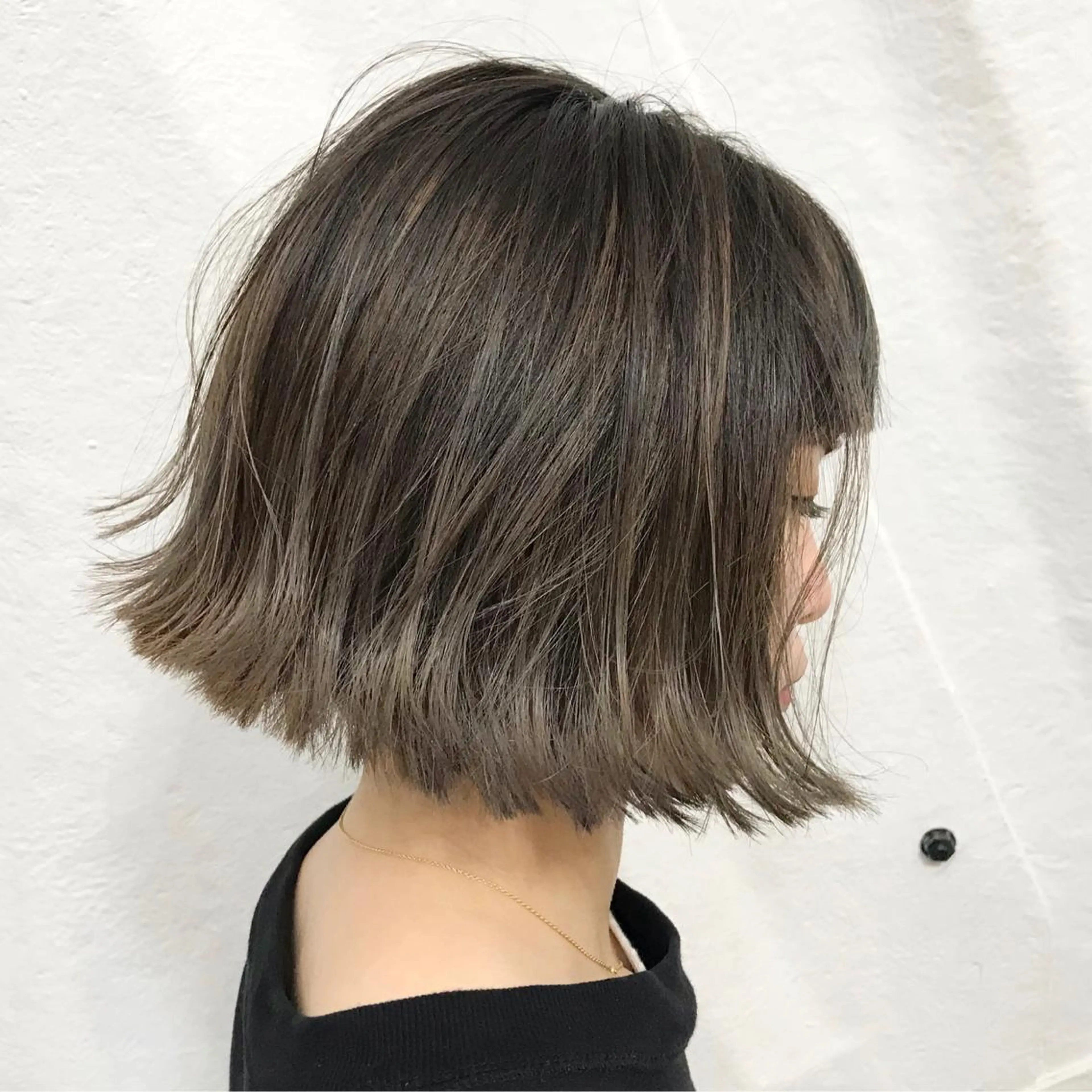 ショート カラー ブリーチ グレージュ タンバルモリ 外ハネヘア サロウィン所属・K-POP好き美容師 🇰🇷Kai.Yのヘアスタイル
