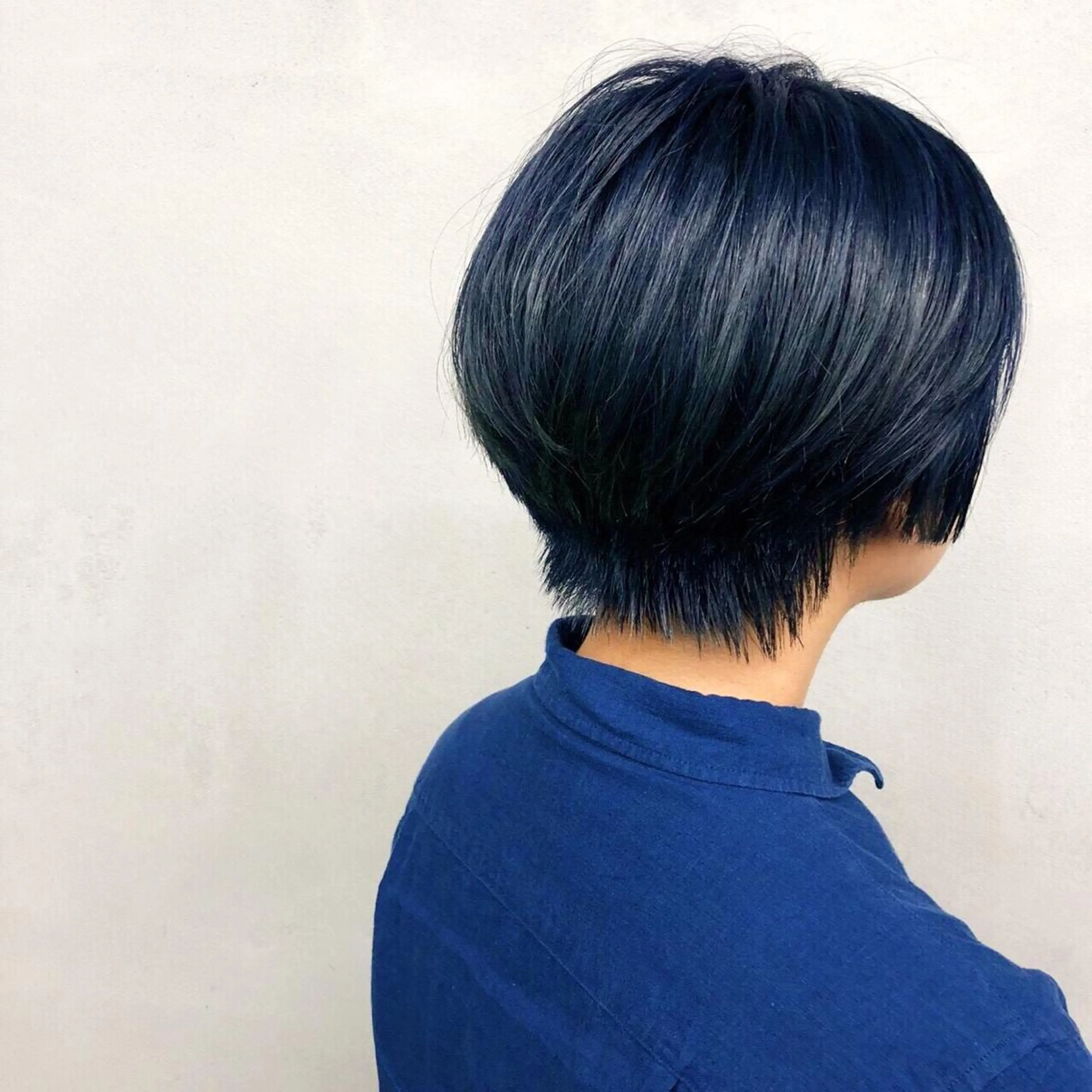 ショート カラー ブリーチ ブルーカラー ダブルカラー カット ヘアカラー ボブ/ショート/ 白髪染め/メンズ葛西のヘアスタイル