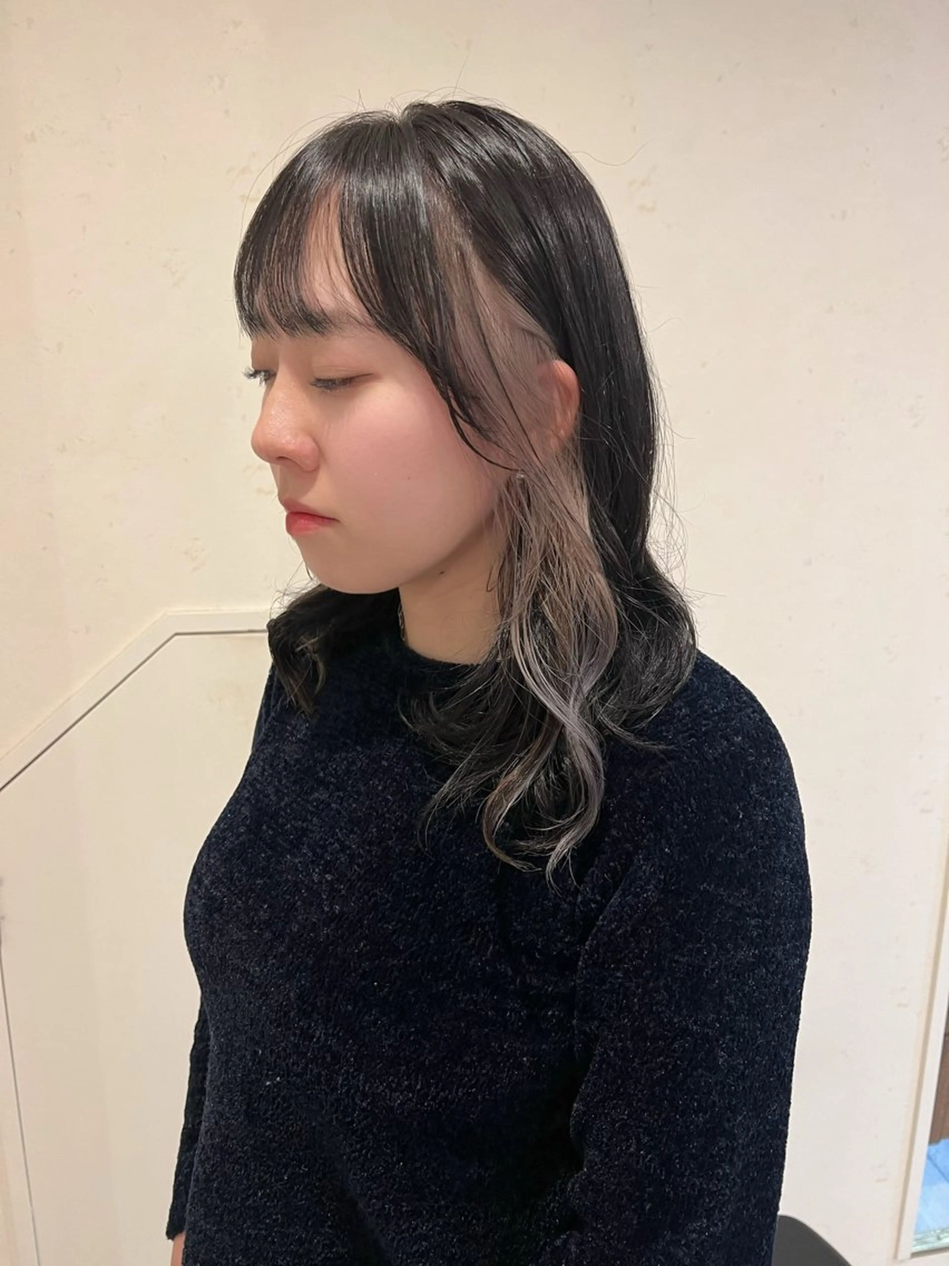 ミディアム カラー イヤリングカラー ヘアカラー 工藤 梨花のヘアスタイル