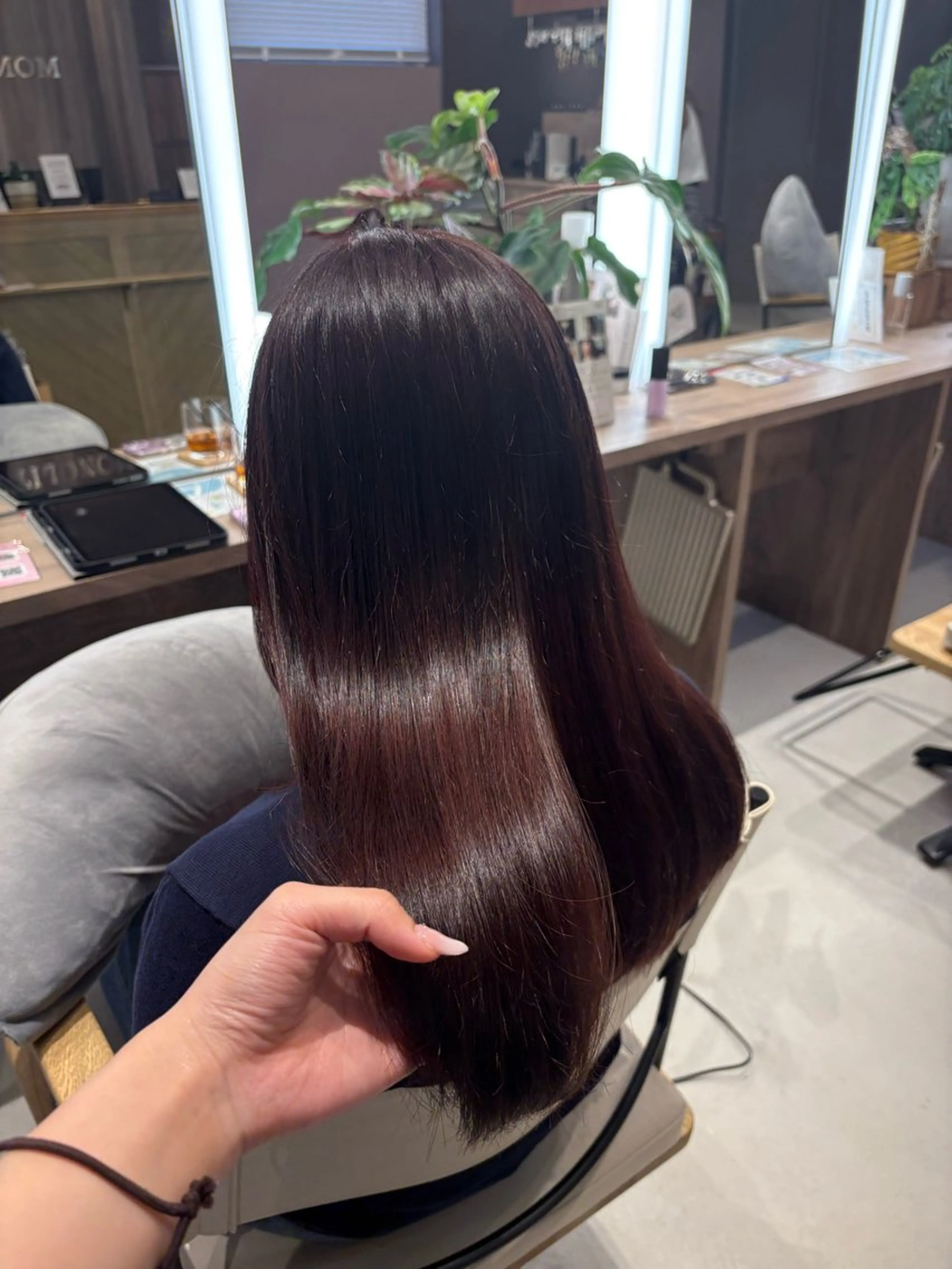 ミディアム カラー ブラウンカラー カシス ピンクカラー ピンクブラウン 髪質改善 カット ヘアカラー トリートメント 韓国/透明感カラー 外村さなのヘアスタイル