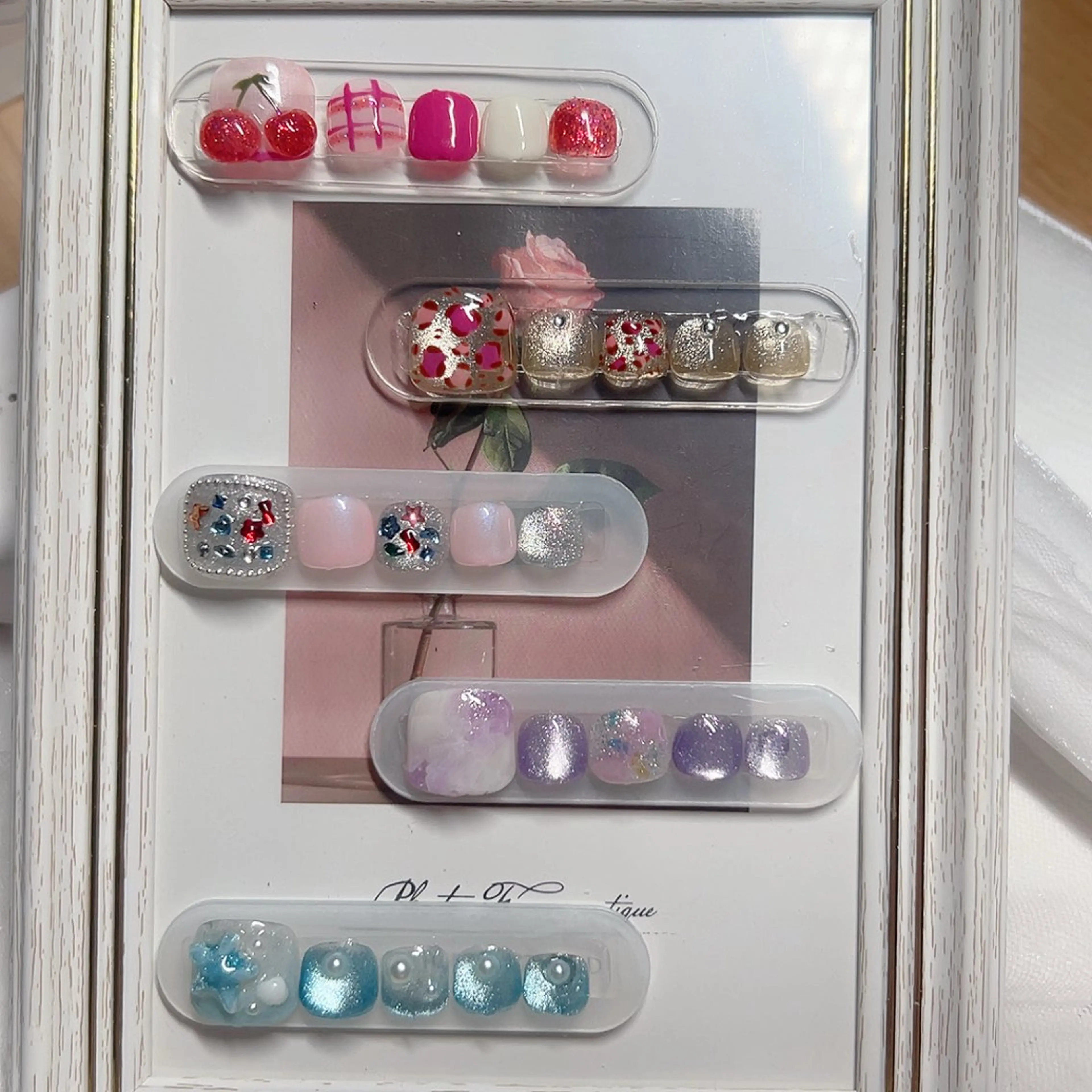 ネイル フットネイル フレンチネイル ガラスフレンチ マグネットネイル ミラーネイル フットネイル Cute Tips nailのネイルデザイン