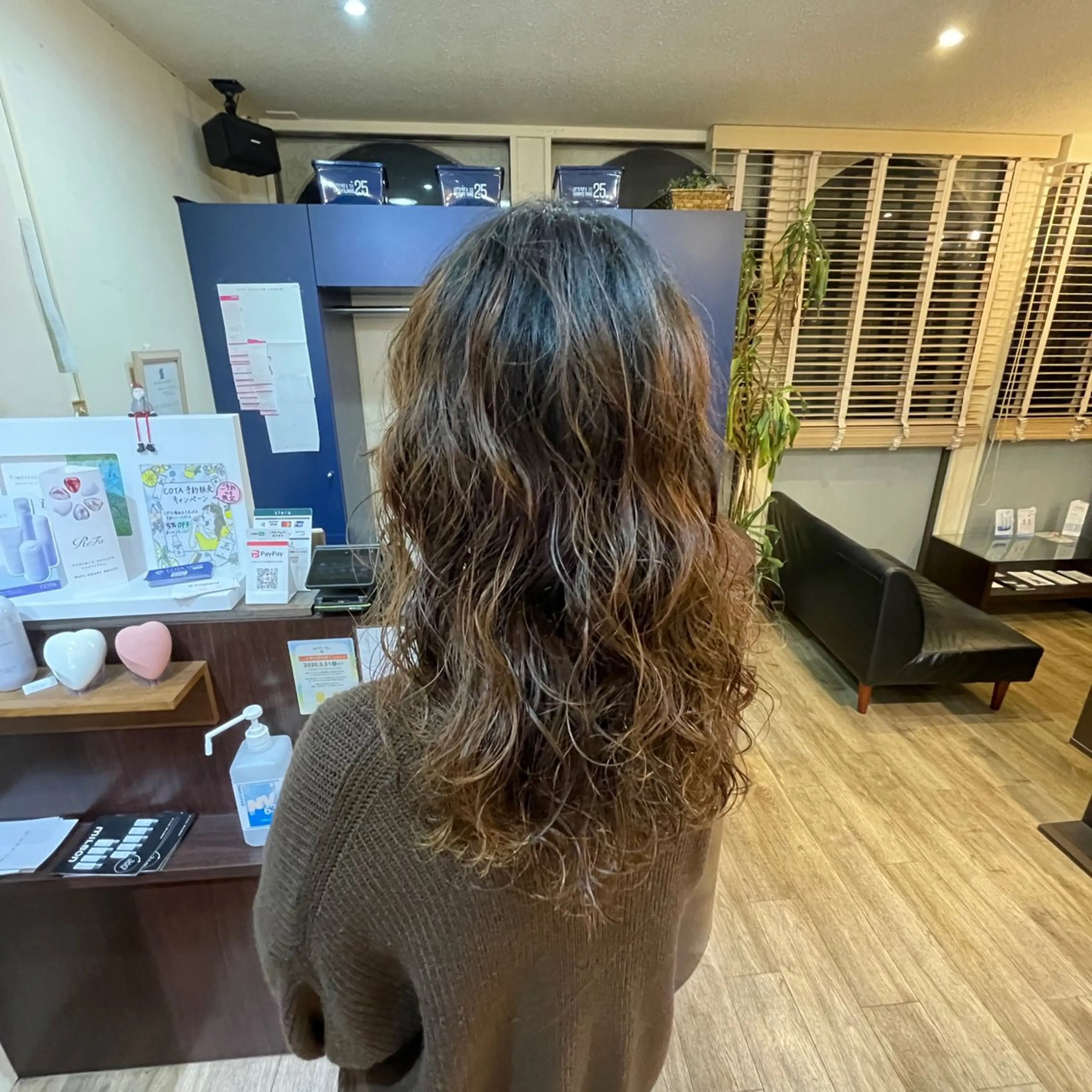セミロング パーマ Miyamoto Yasuchikaのヘアスタイル