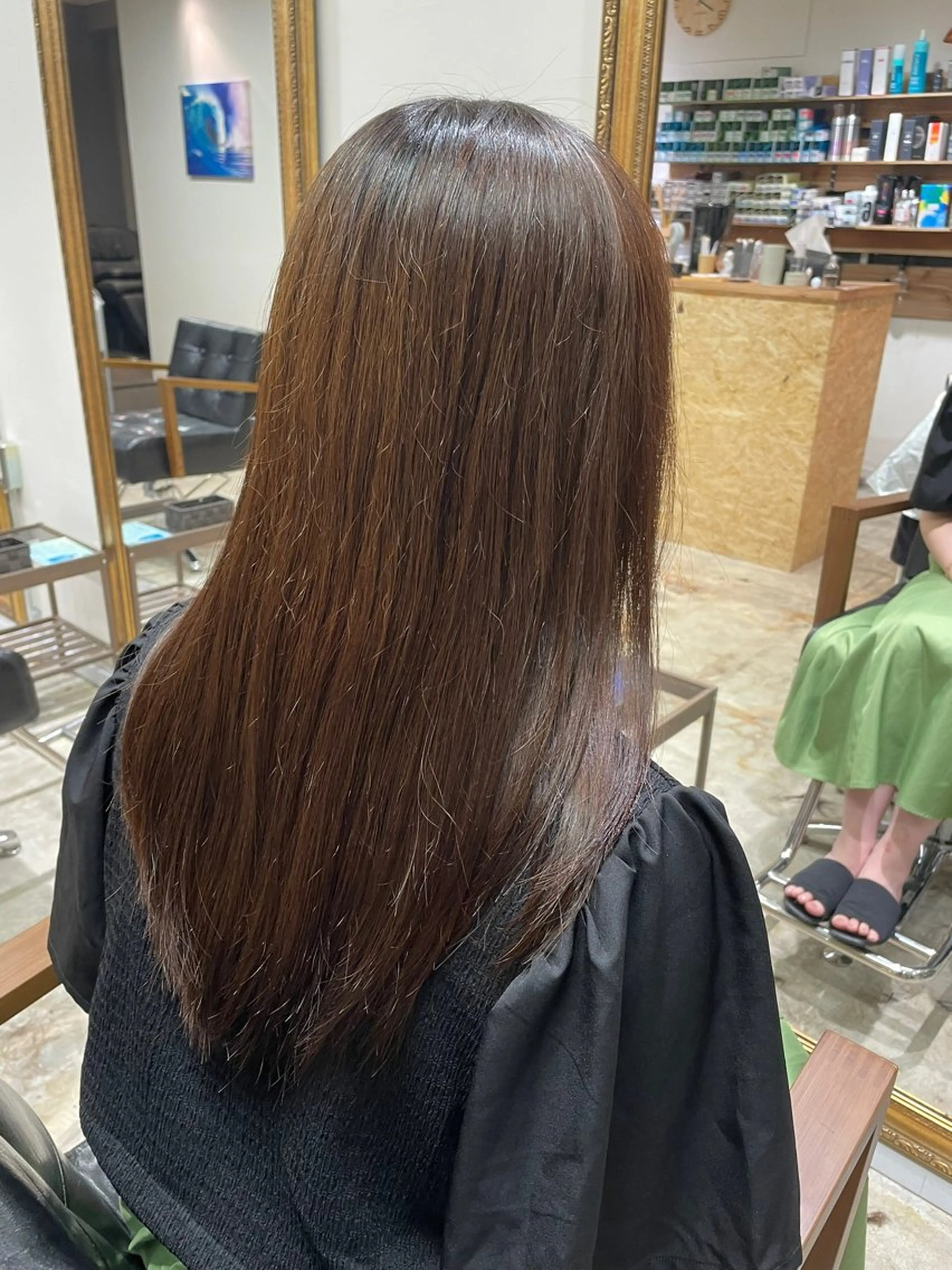 ロング 飯島朋香 オリーブベージュ🌿のヘアスタイル