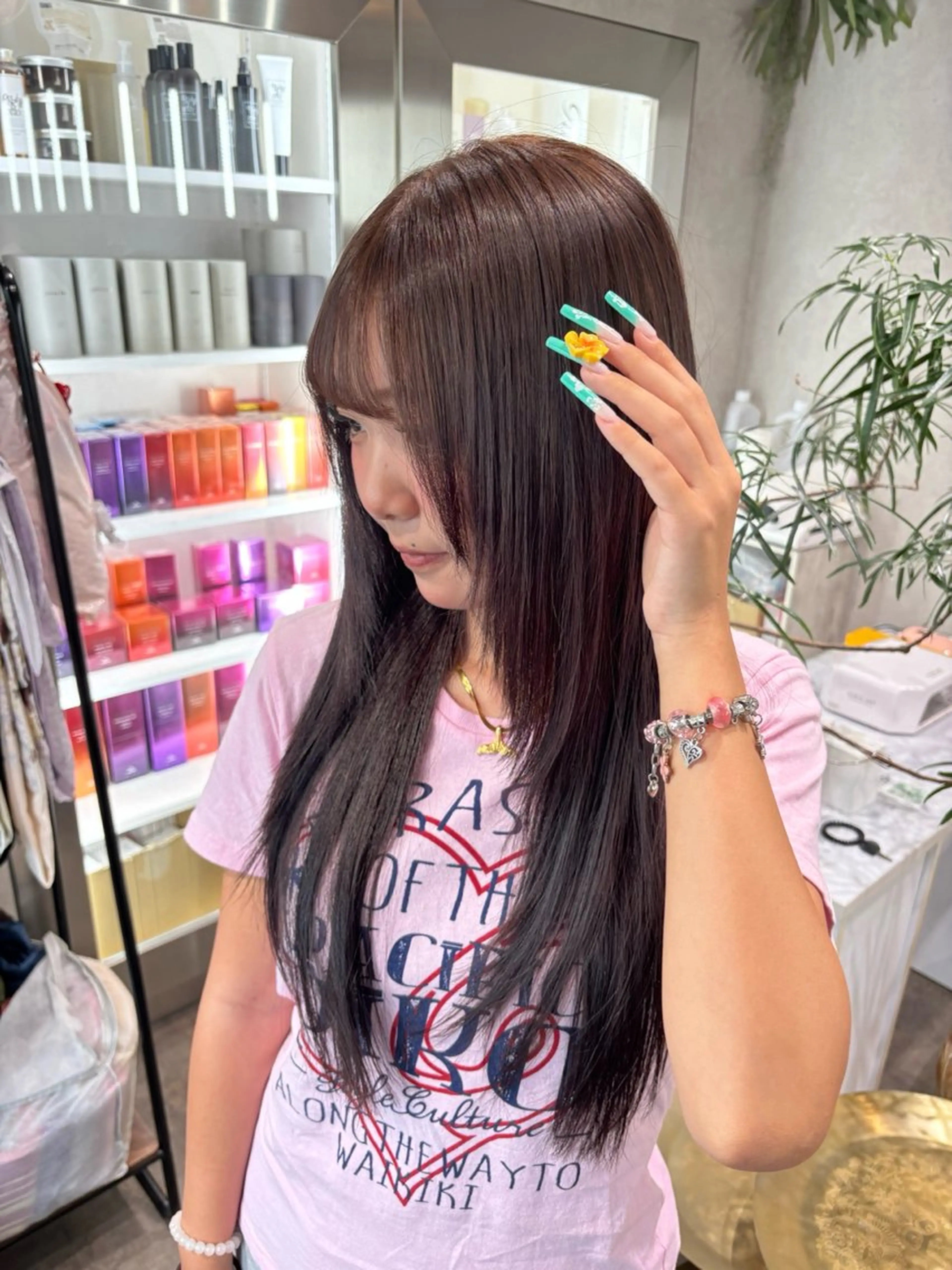 ロング カラー ヘアアレンジ 切りっぱなしボブ ブリーチ ダブルカラー イヤリングカラー ハイライトカラー 🩵iona/ハイト ーン/ネイル🌈💖のヘアスタイル