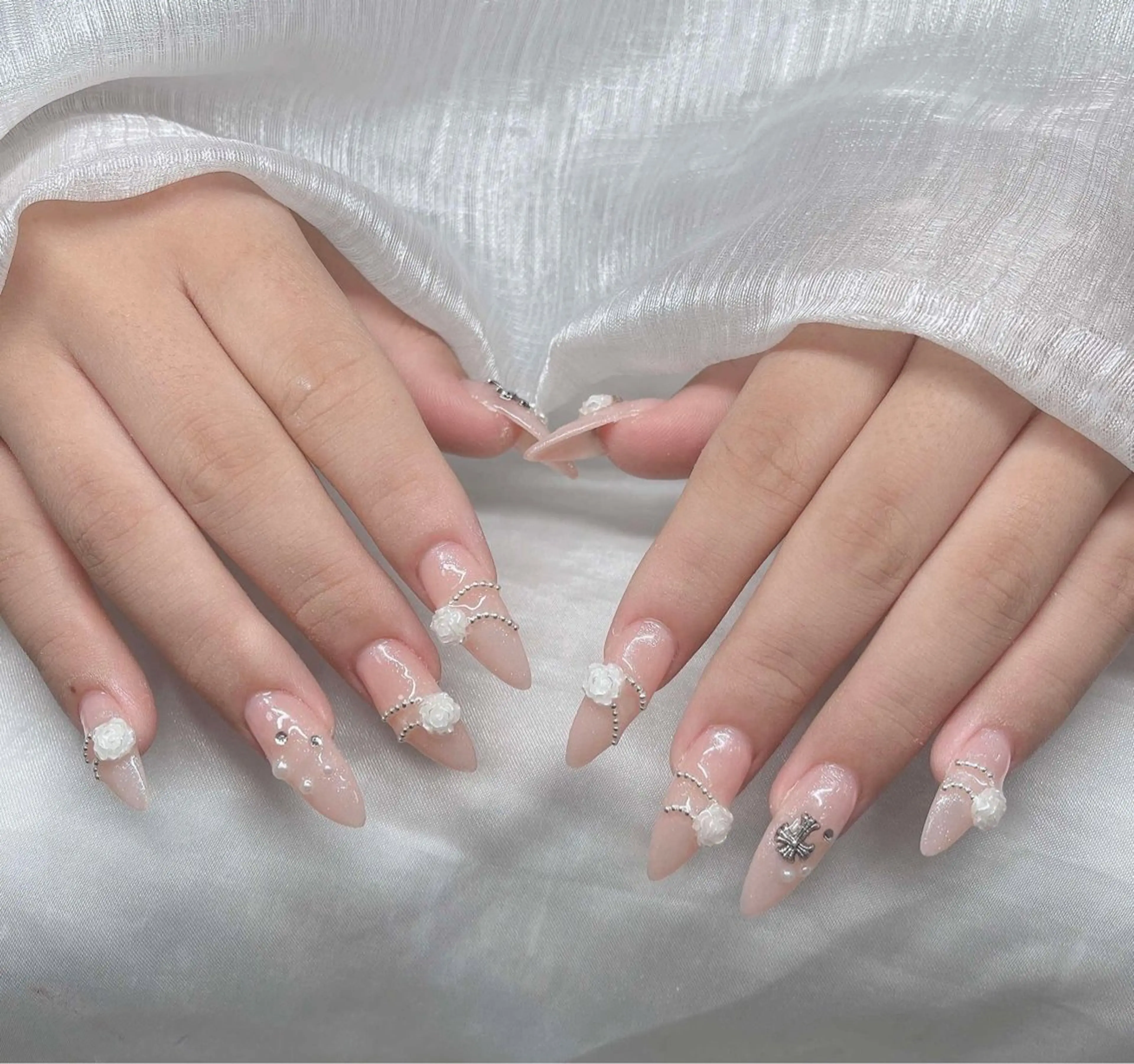 ネイル 長さ出し グラデーション 卒業式 キラキラネイル マグネットネイル ハンドネイル Lee Nailsのネイルデザイン