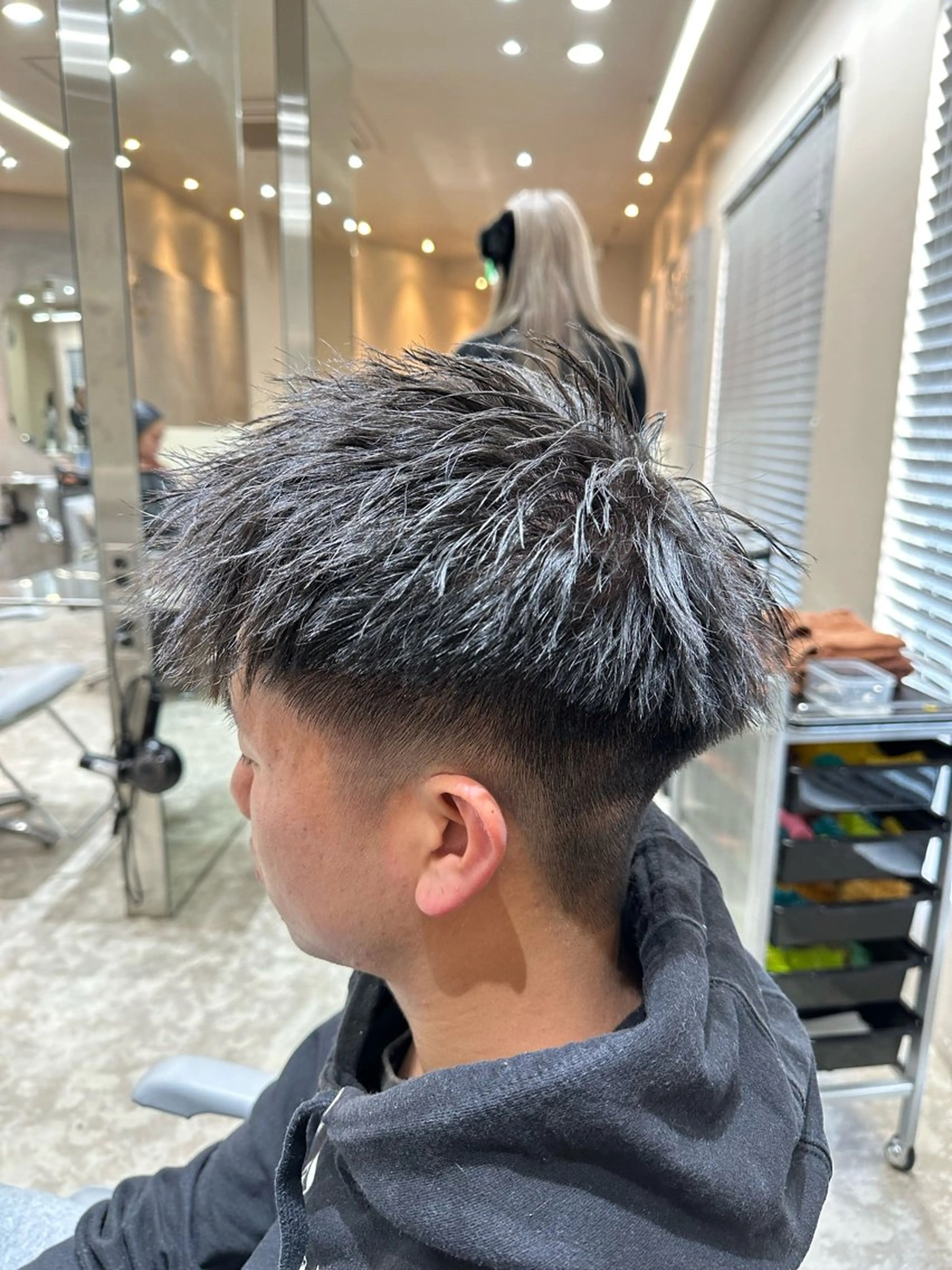 パーマ メンズ アップバング マッシュ メンズパーマ メンズツイストパーマ ツイストスパイラルパーマ 心斎橋本町メンズ 美容師ユースケのヘアスタイル
