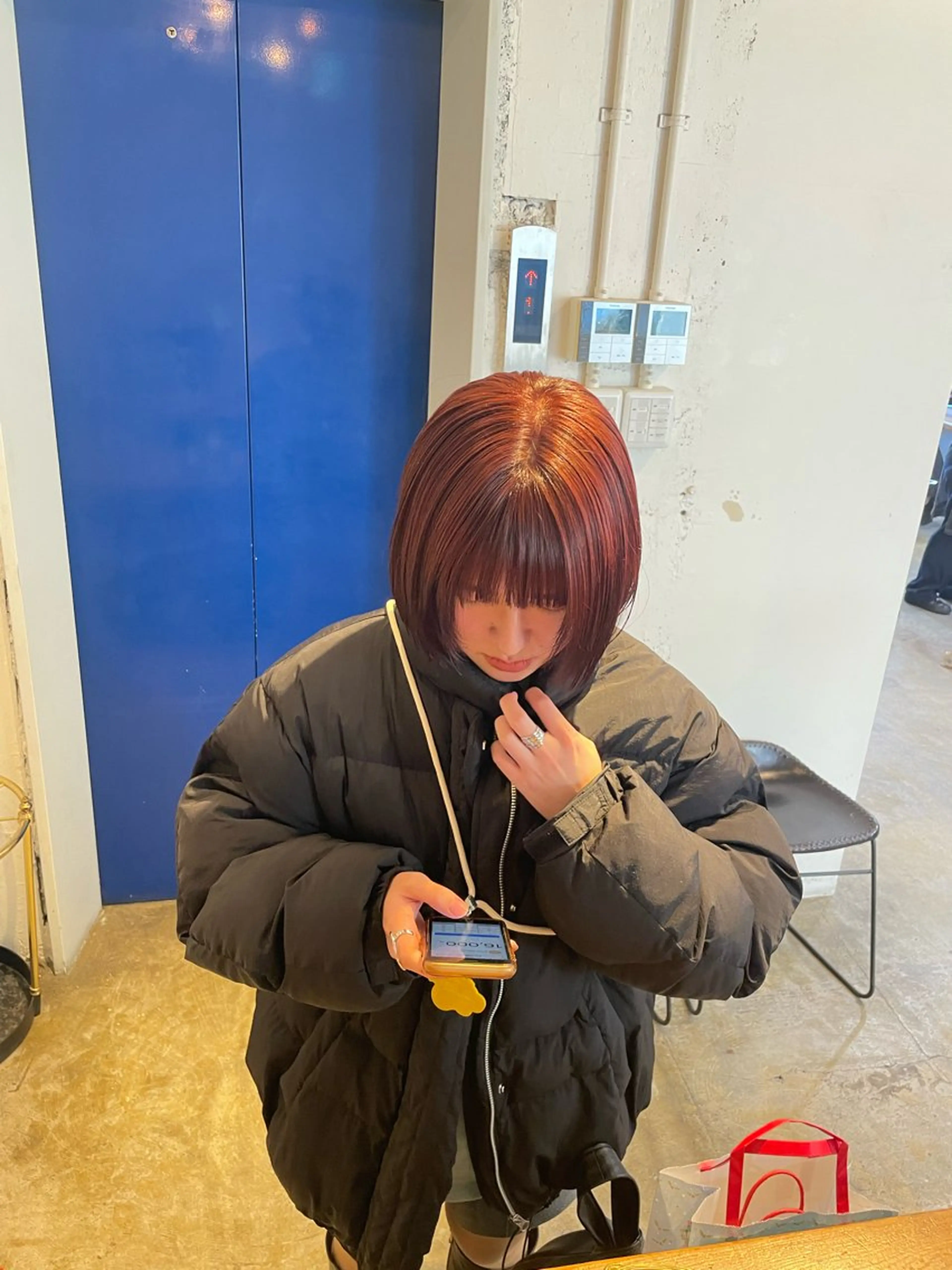 ショート カラー ブリーチ ダブルカラー ブリーチなしカラー レッドカラー ヘアカラー トリートメント MIOベージュカラー 柔らかいカラーのヘアスタイル