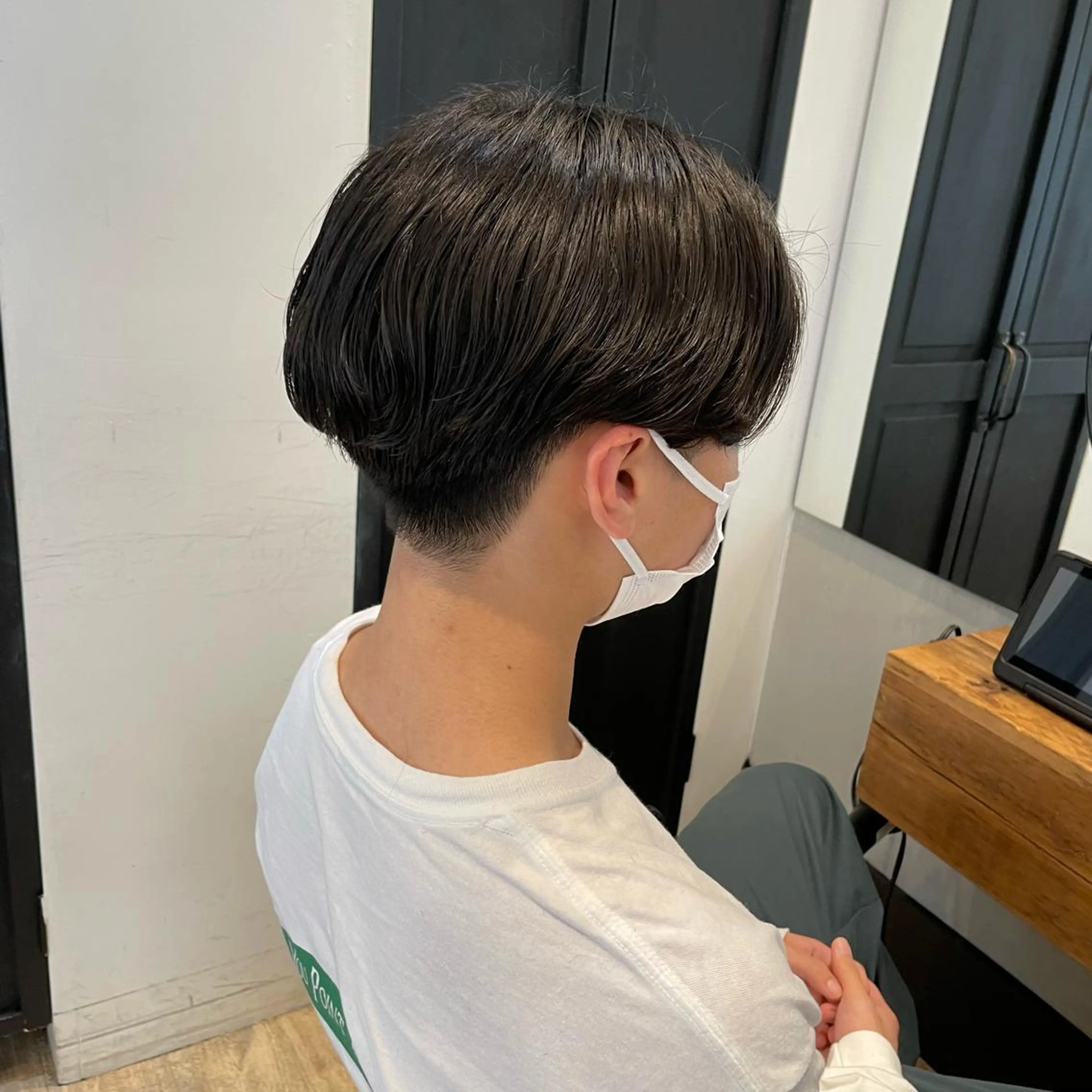 パーマ メンズ センターパート メンズパーマ ニュアンスパーマ RAF TOKYO所属・10月限定モニター 髪質改善美髪矯正のヘアスタイル