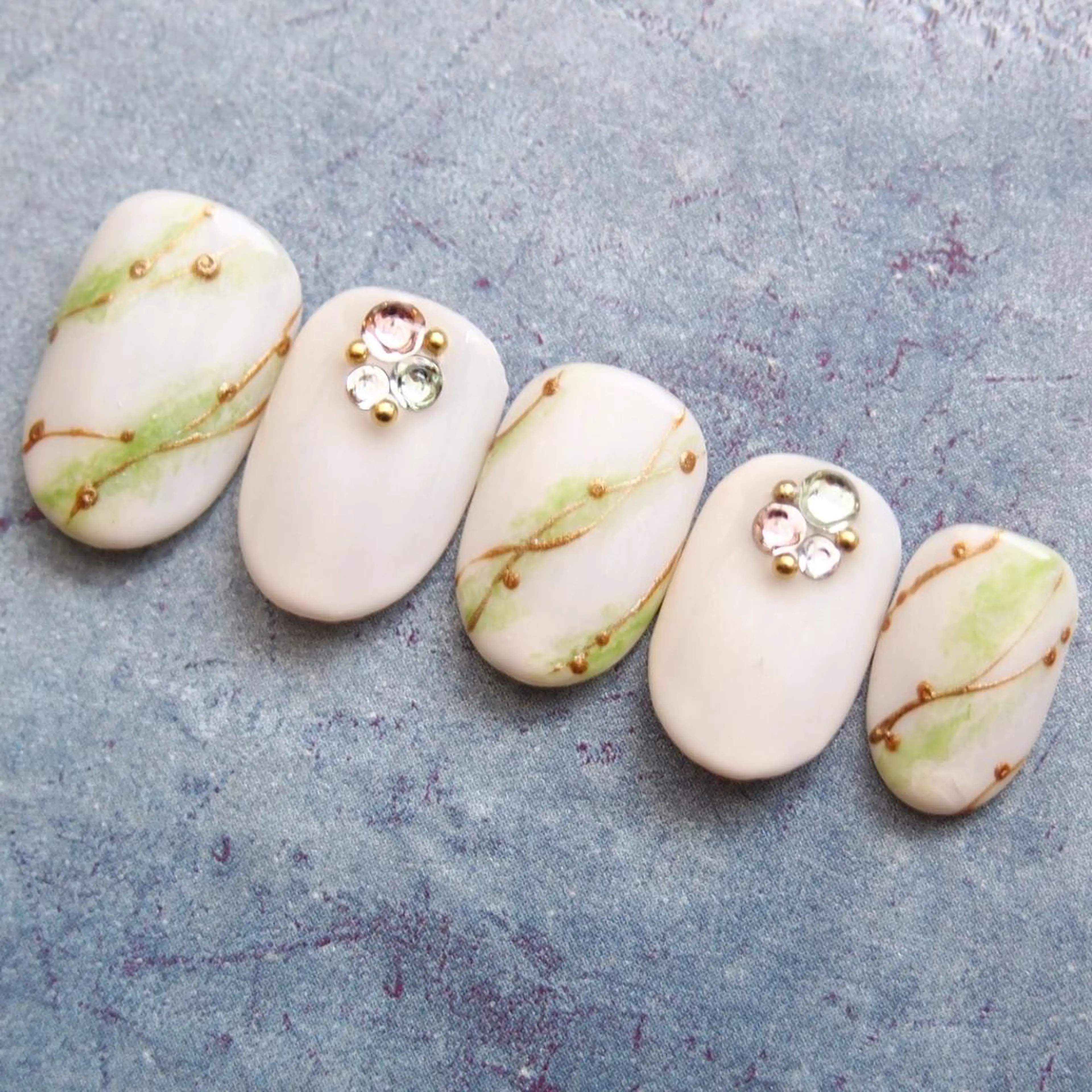 ネイル ハンドネイル 山田 麻衣のネイルデザイン