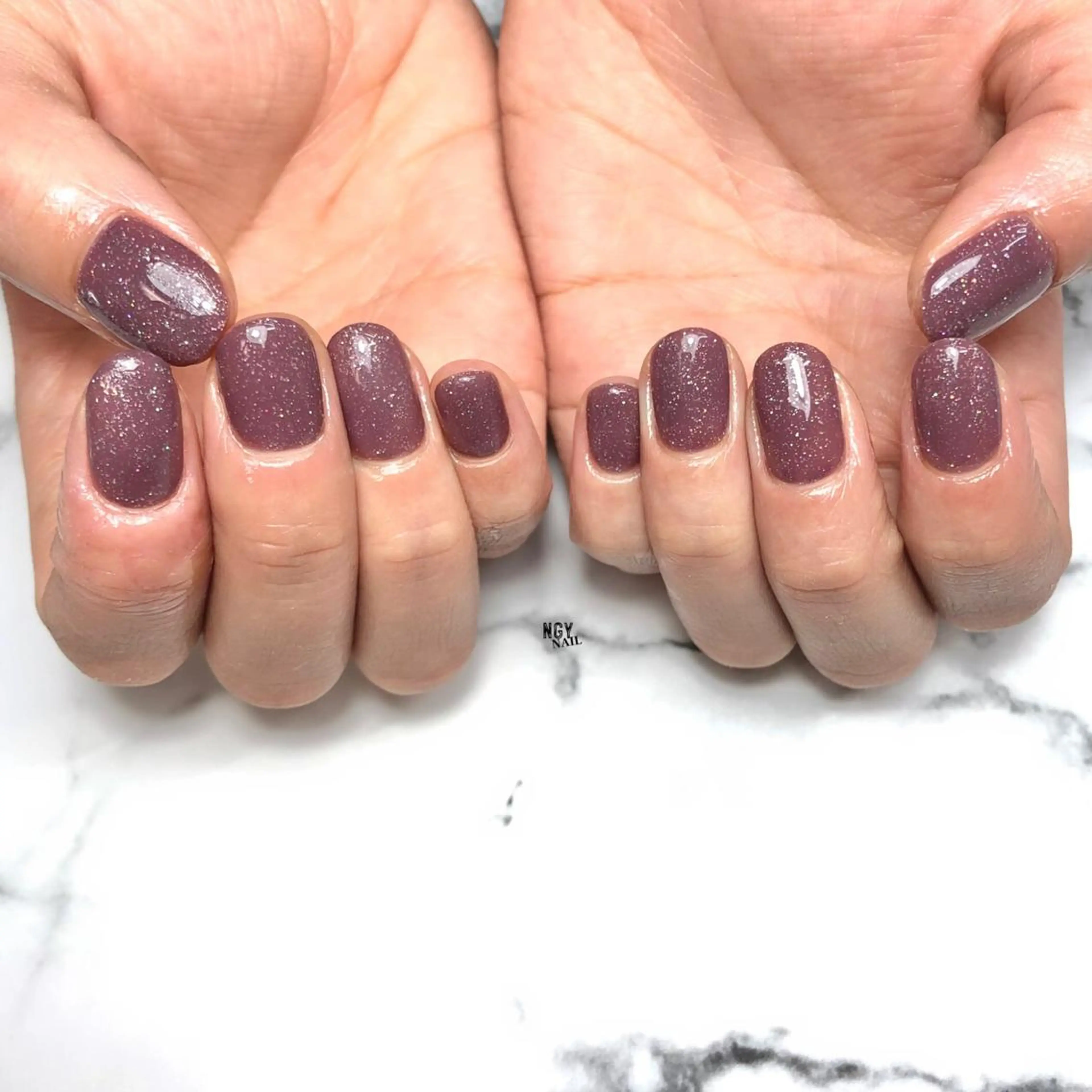 ネイル ラメ(グリッター) ワンカラーネイル パープル シンプルネイル ハンドネイル NAIL NOWのネイルデザイン