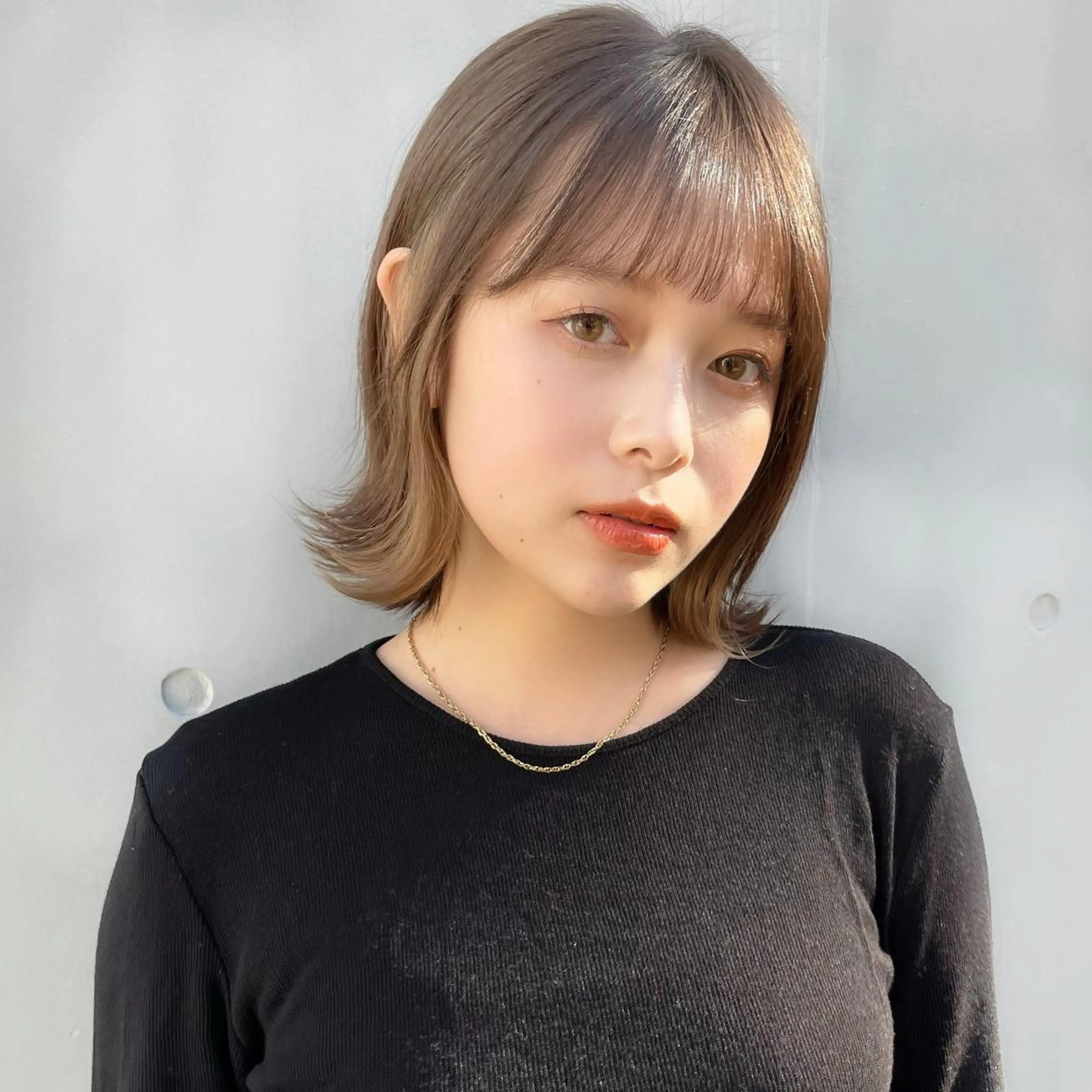 ショート カラー アッシュ ベージュカラー ブリーチ ケアブリーチ ダブルカラー ヘアカラー トリートメント 宮澤  タケル ミディアムヘアのヘアスタイル