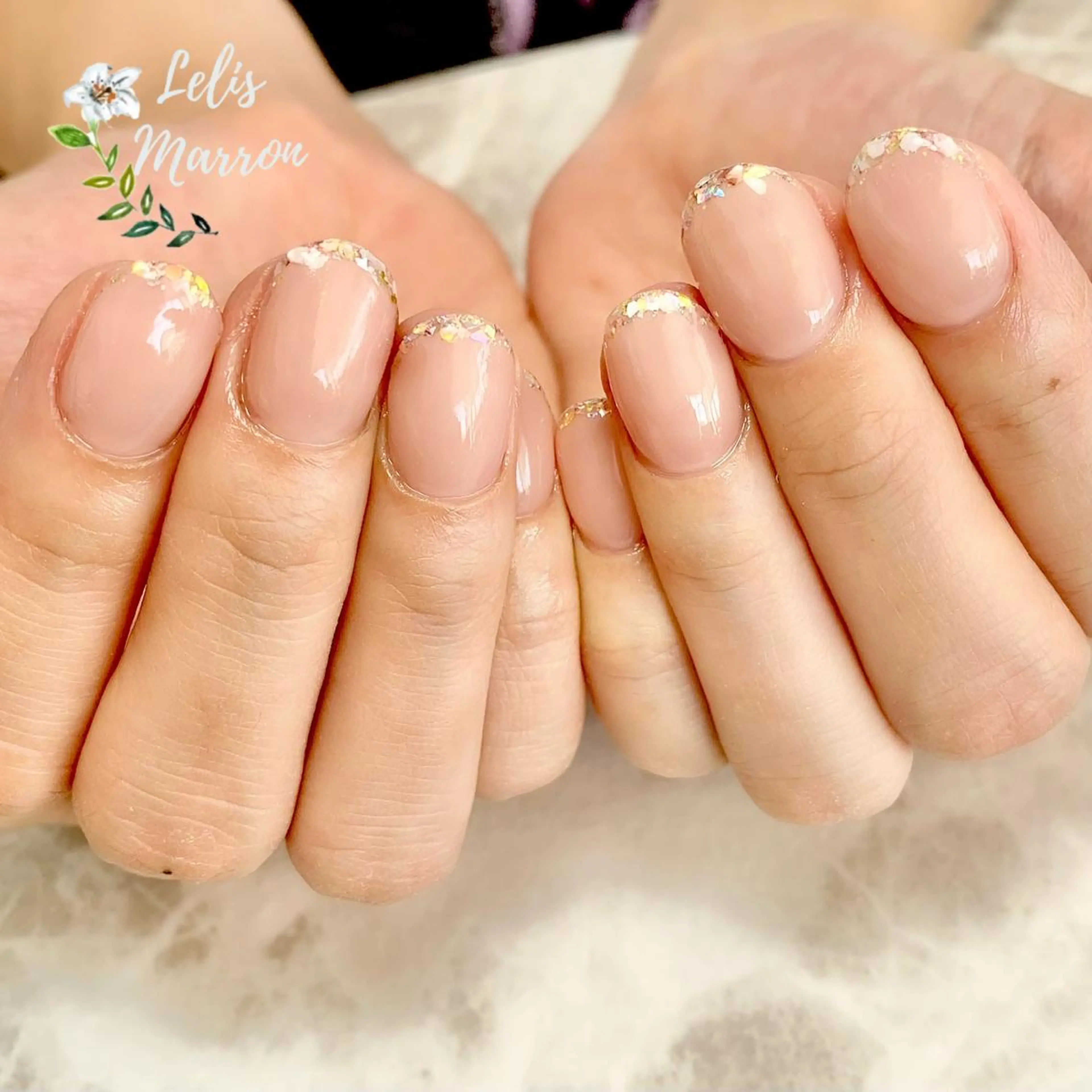 ネイル フレンチネイル ガラスフレンチ オフィスネイル Lelis Marron所属・岸 侑李のネイルデザイン