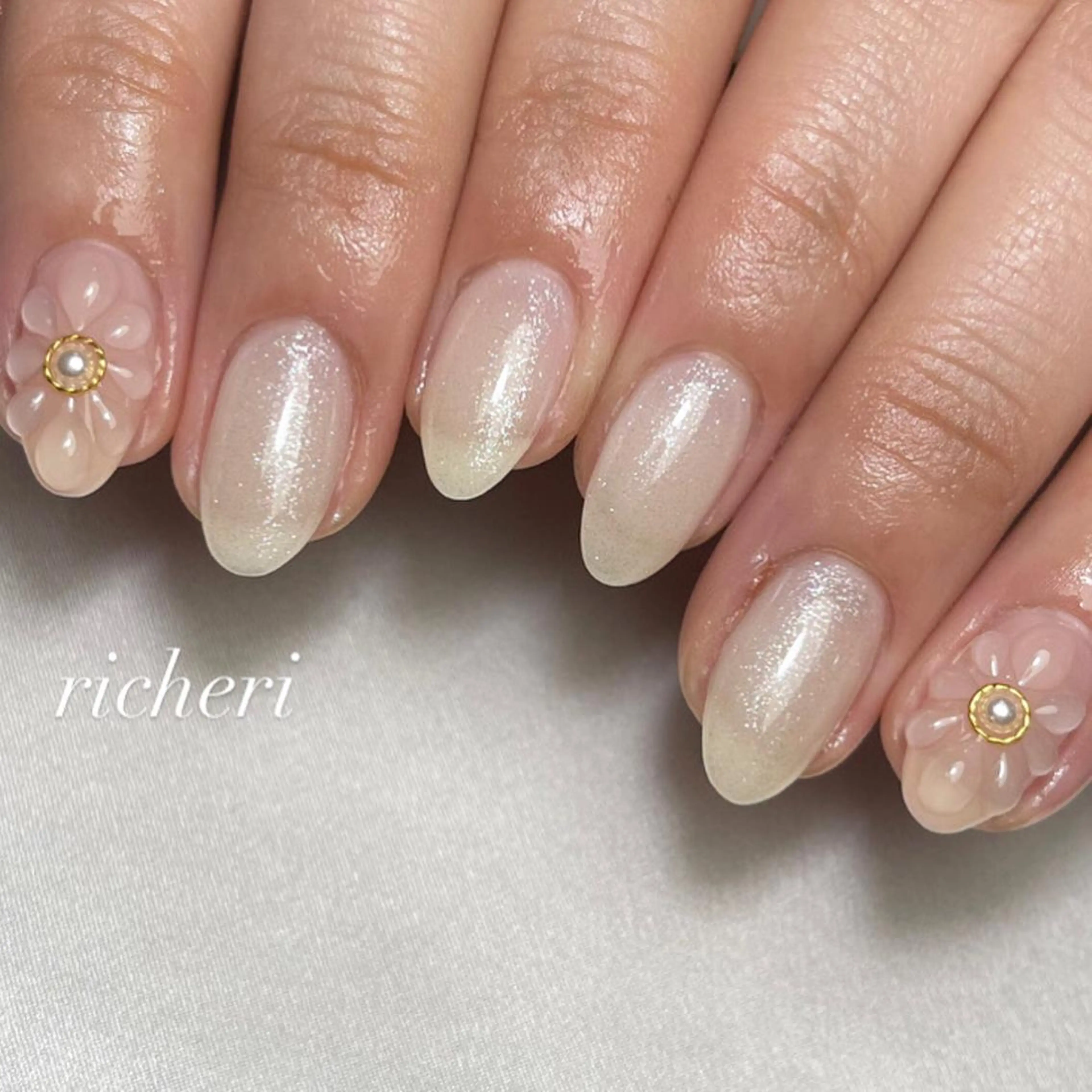 ミディアム ネイル ハンドネイル richeri beautyのエステ・リラクイメージ