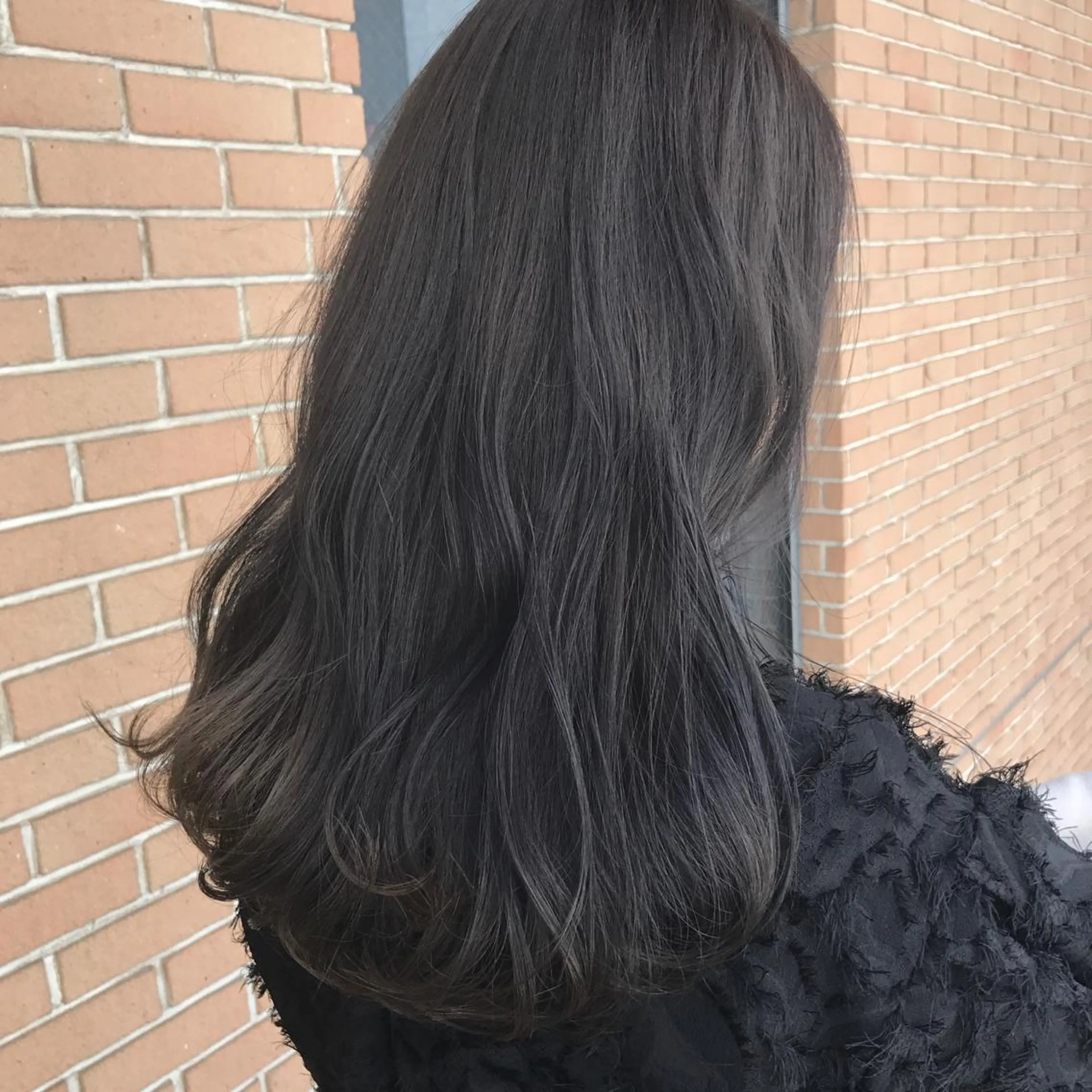 セミロング カラー ダークグレー ダークグレージュ グレージュ 高比良 剛のヘアスタイル