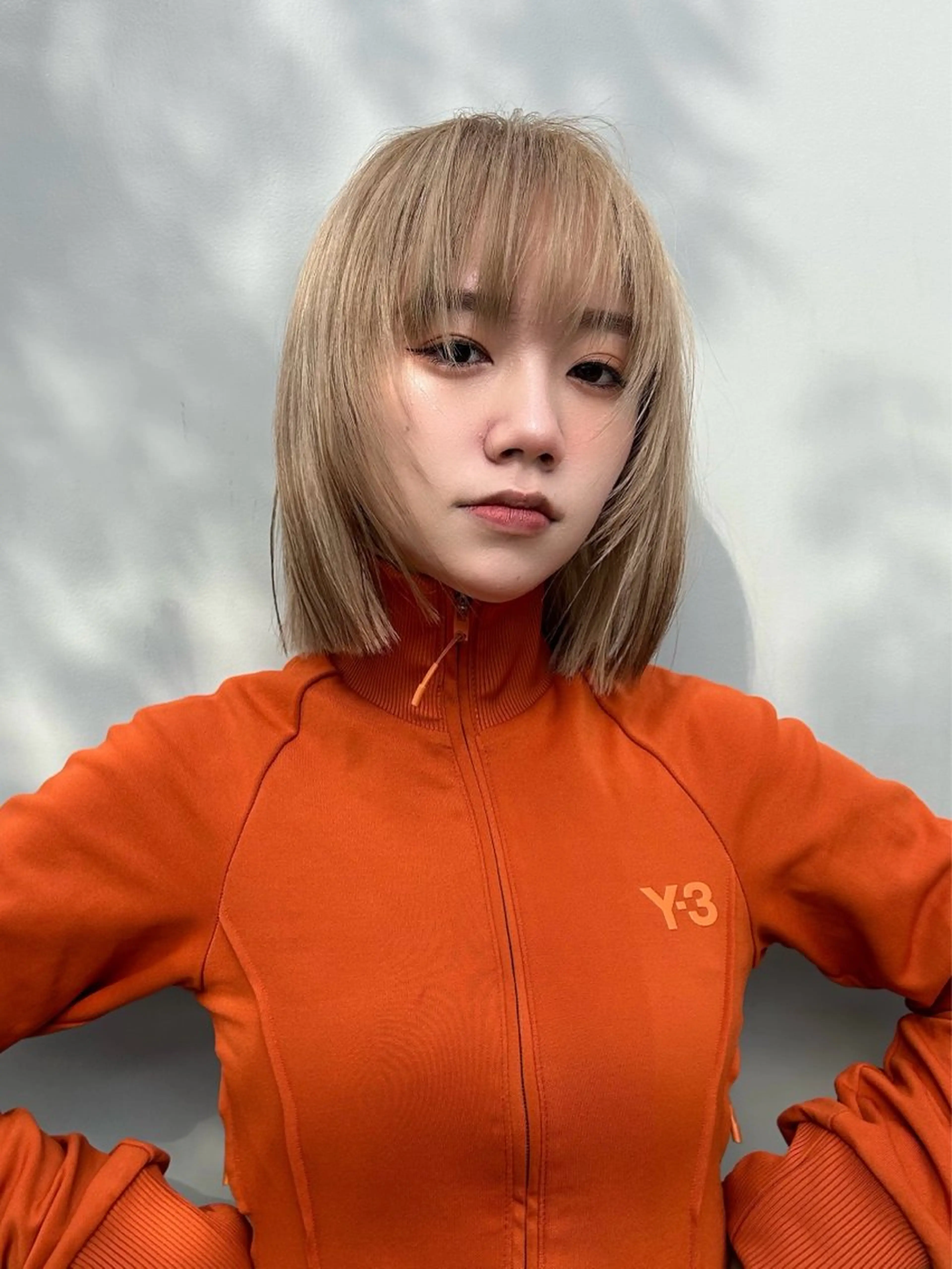 ショート カラー アッシュ アッシュブラウン ブリーチ ブラウンカラー ケアブリーチ ヘアカラー トリートメント ヘアセット ニュアンスレイヤー ハイトーンカラーのヘアスタイル