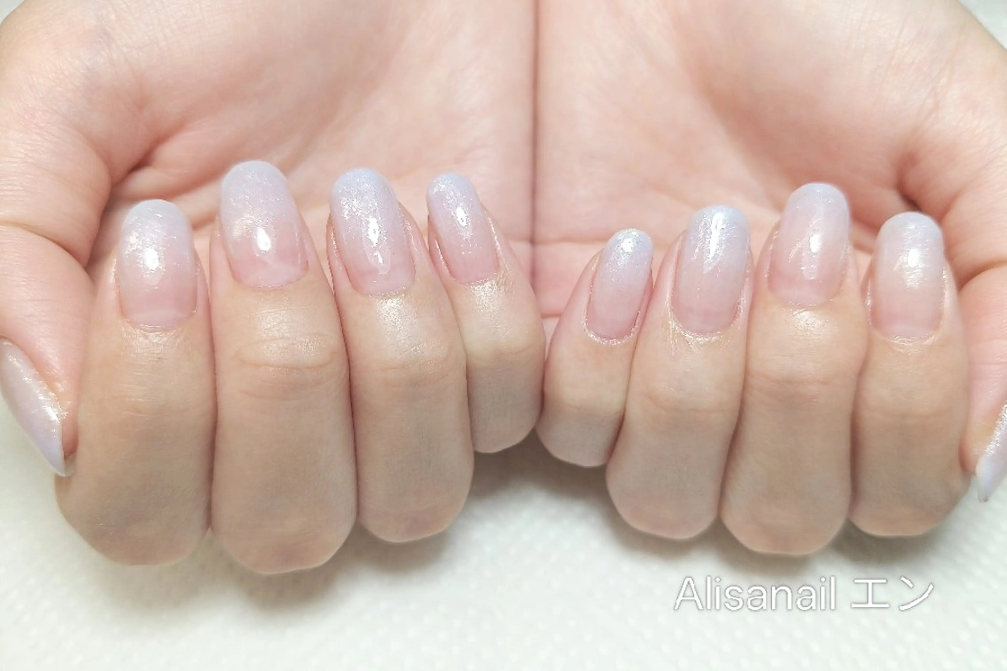 ネイル ブルー グラデーション ラメ(グリッター) ラメグラデーション エ ンのネイルデザイン