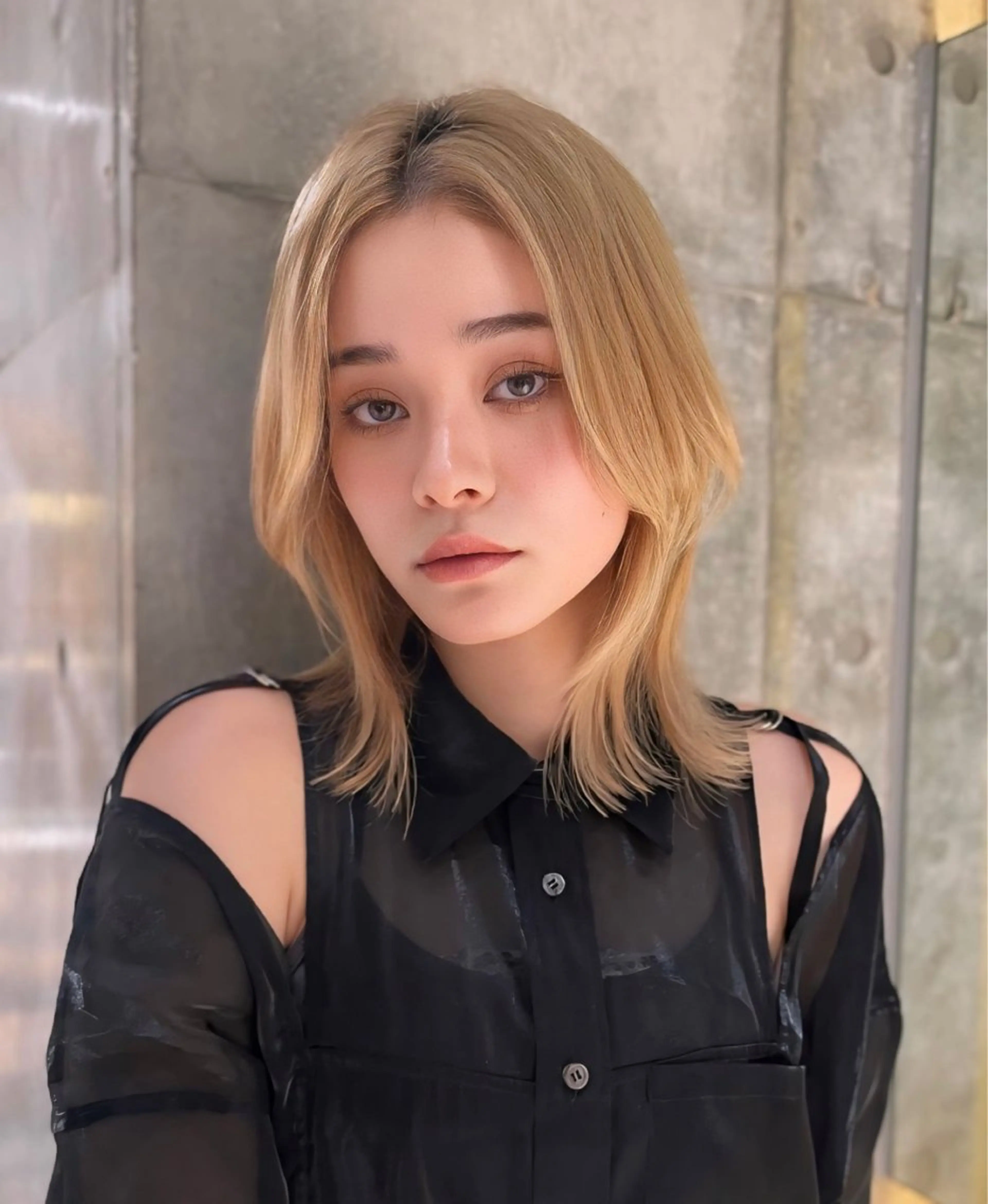 ミディアム カラー ヘアカラー トリートメント 💛ブリーチ&カット LEON🩶のヘアスタイル