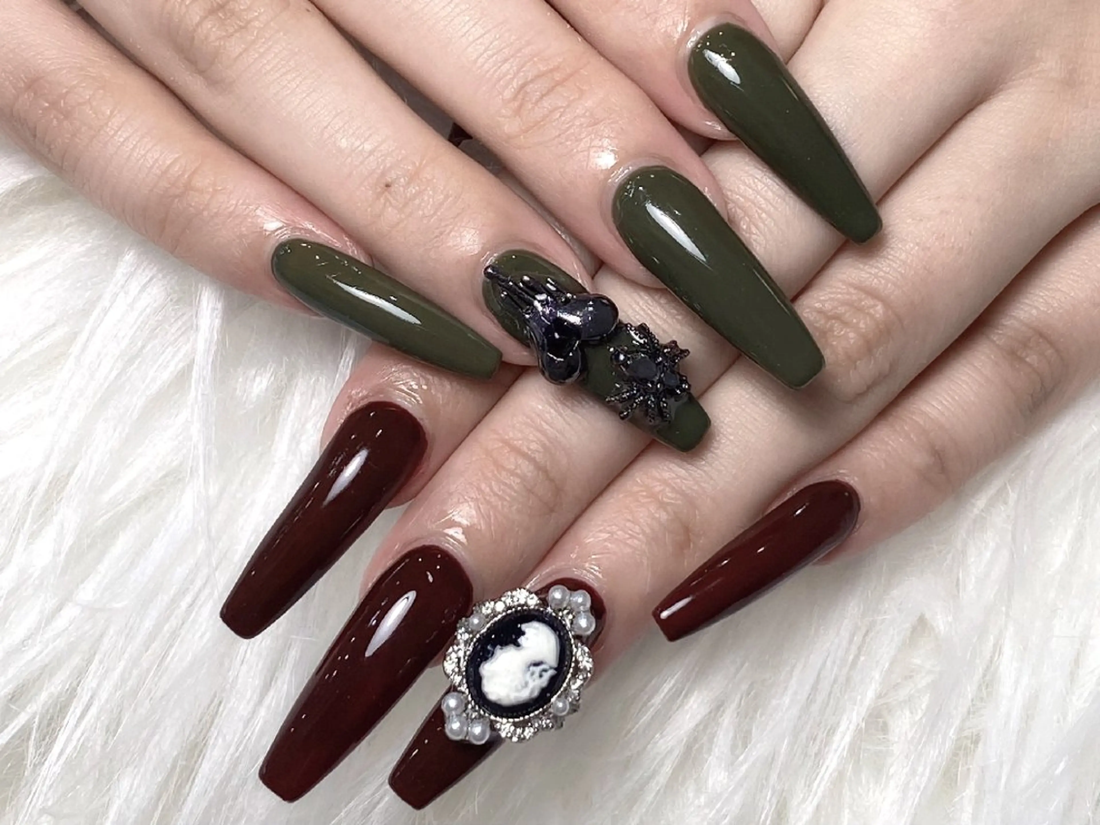 ネイル チークネイル 長さ出し フレンチネイル ジェルネイル キラキラネイル ハンドネイル UM Nail Salonのネイルデザイン