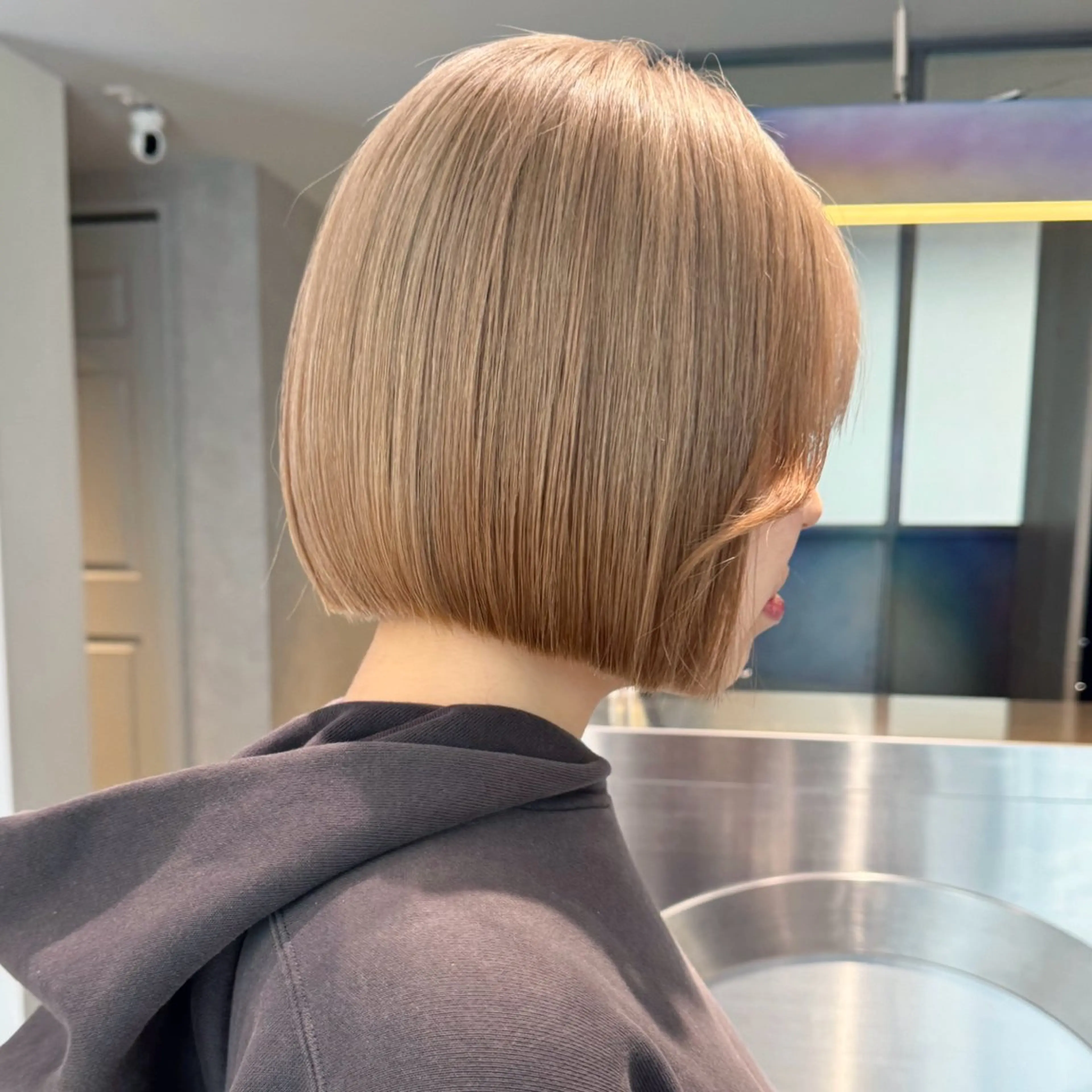 ショート カラー 切りっぱなしボブ ダブルカラー ハイトーンカラー オレンジ ボブ カット ヘアカラー トリートメント ヘッドスパ ヘアセット GO TODAY シェアサロン 原宿Verno店所属・ブリーチ/髪質改善/ ボブ特化/よしきのヘアスタイル