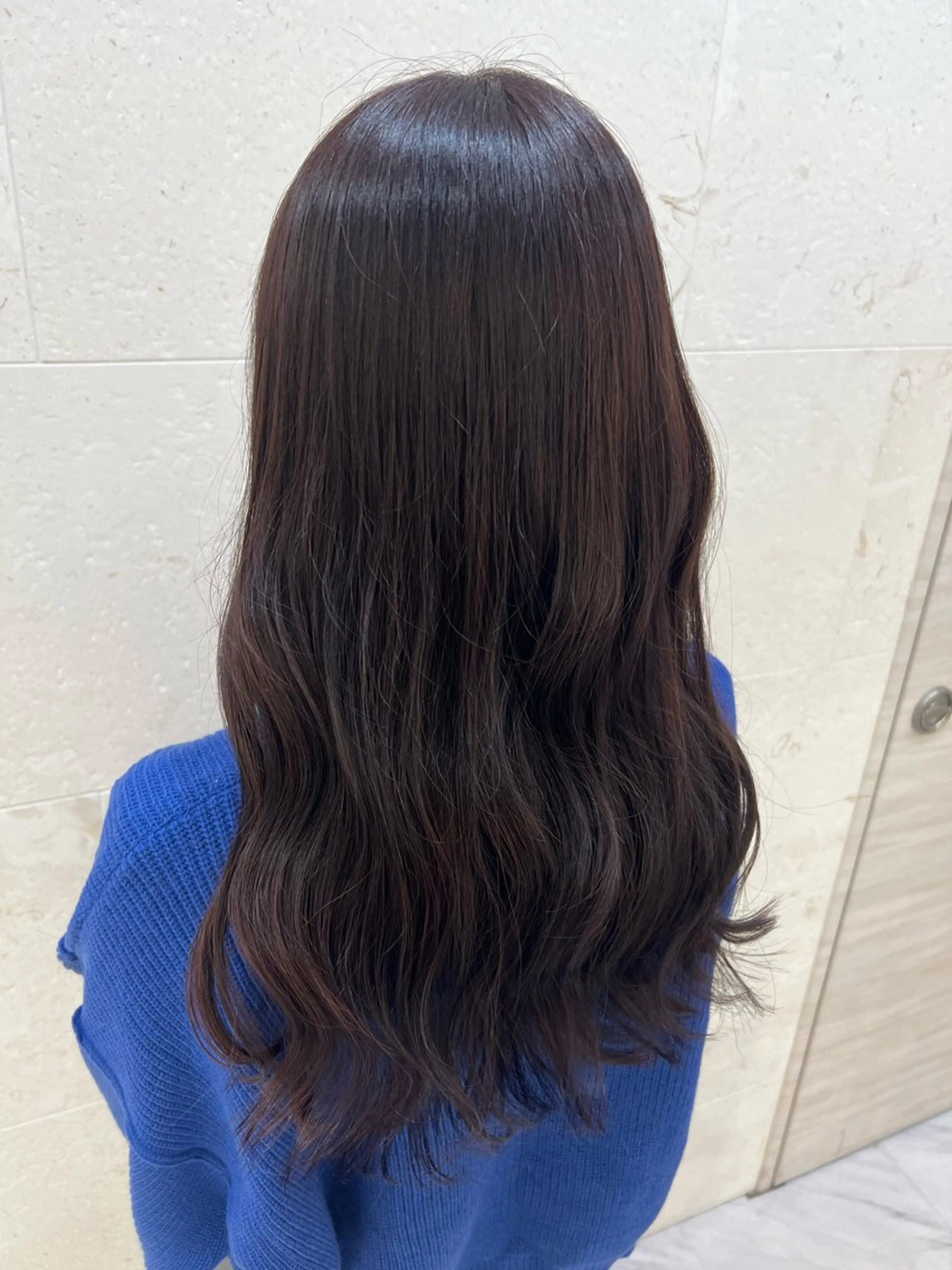ロング カラー ボルドーカラー ヘアカラー 鈴木 愛華のヘアスタイル