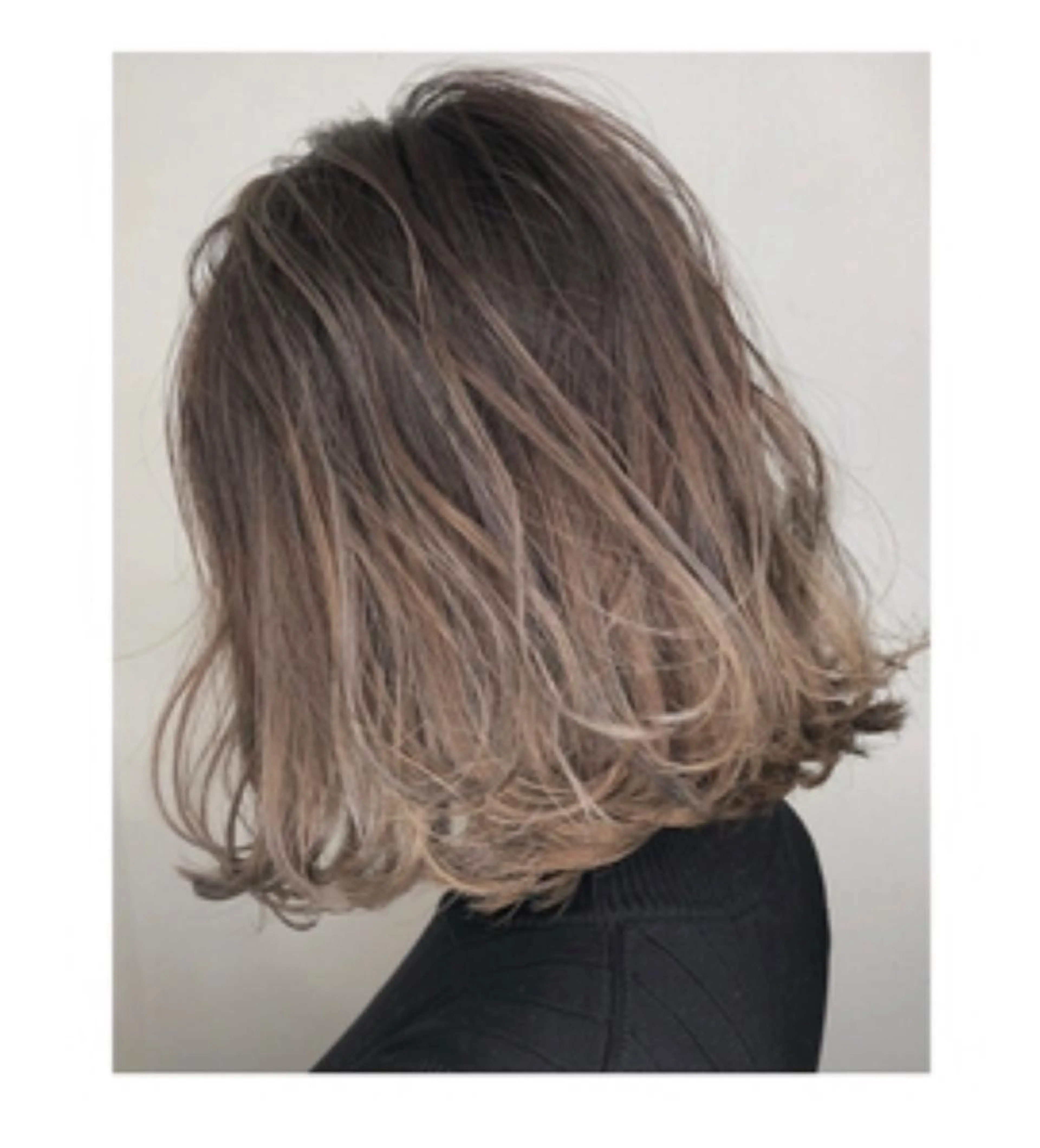 ミディアム 佐藤 奈佳子 サトウ ナカコのヘアスタイル