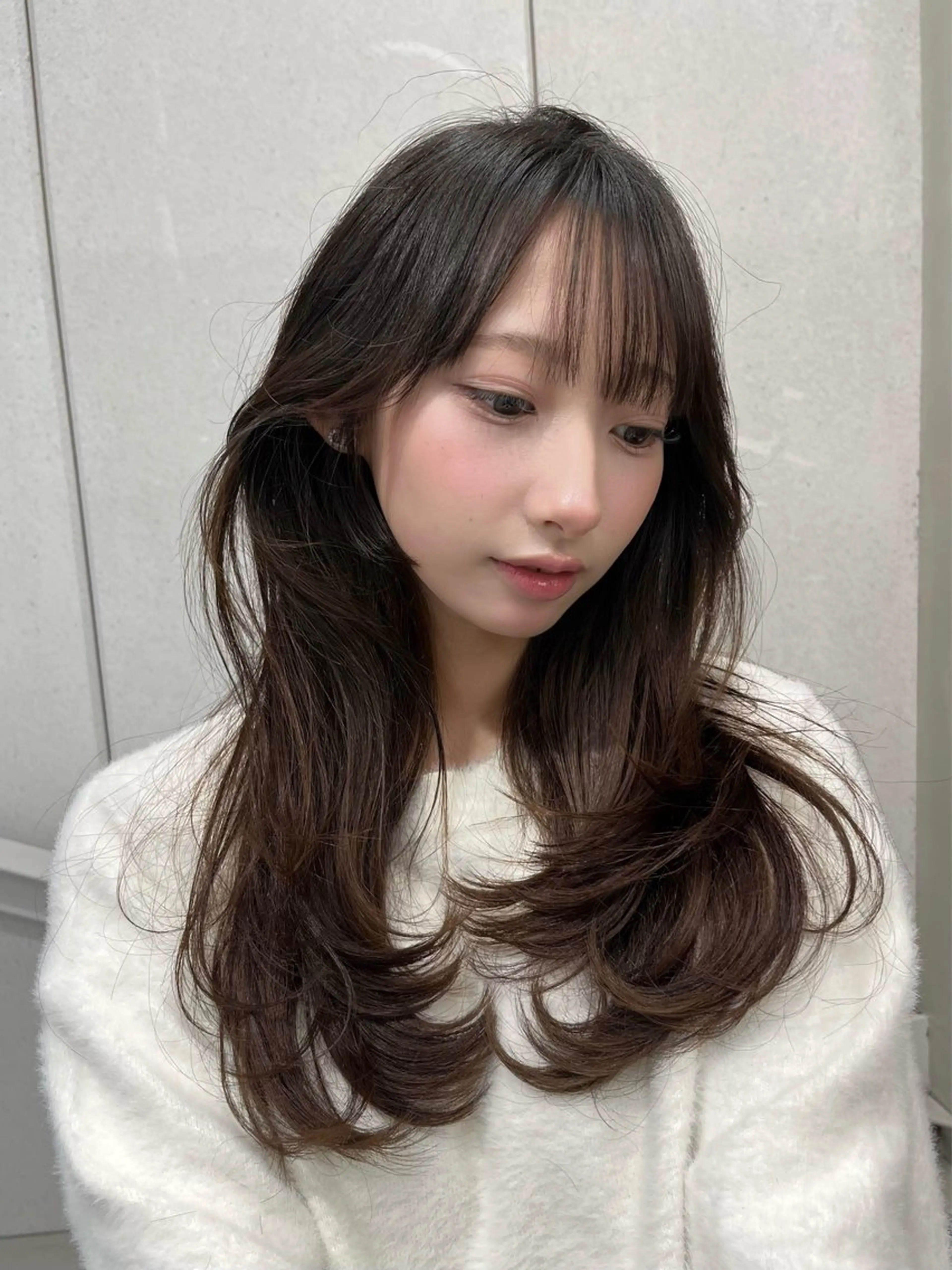 セミロング カット Fev AYAHAのヘアスタイル